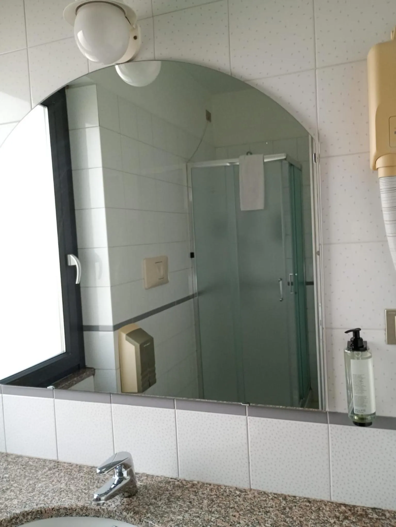 Shower in Hotel Des Alpes