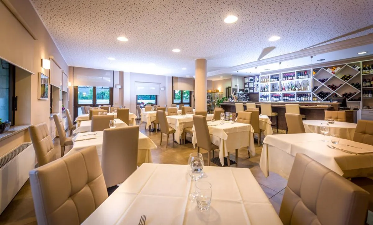 Restaurant/places to eat in Hotel Des Alpes