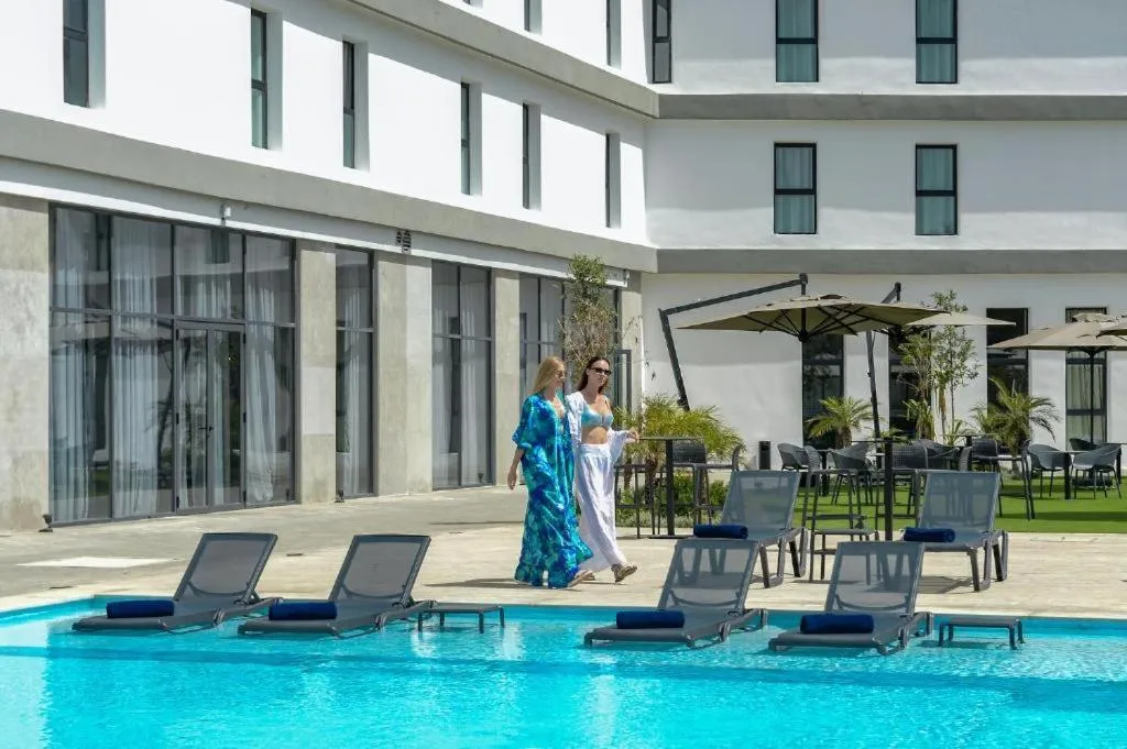 Swimming pool in Occidental Tanger