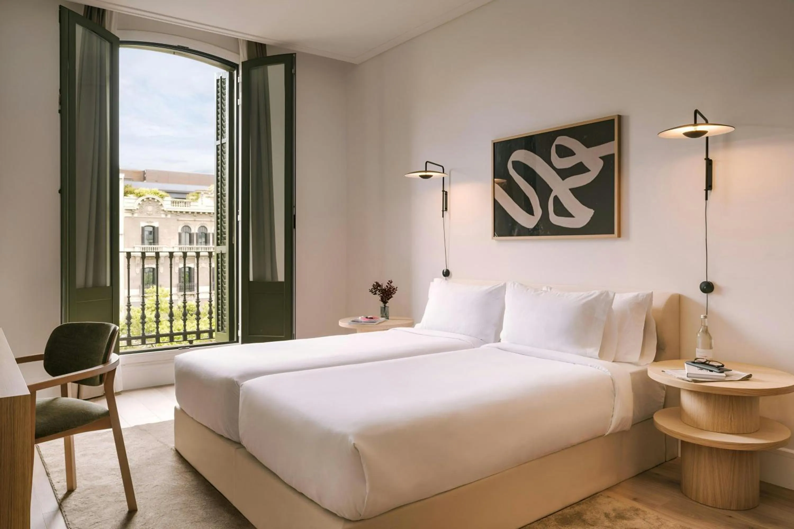 Bedroom, Bed in Paseo de Gracia Hotel, Sonder by Marriott Bonvoy