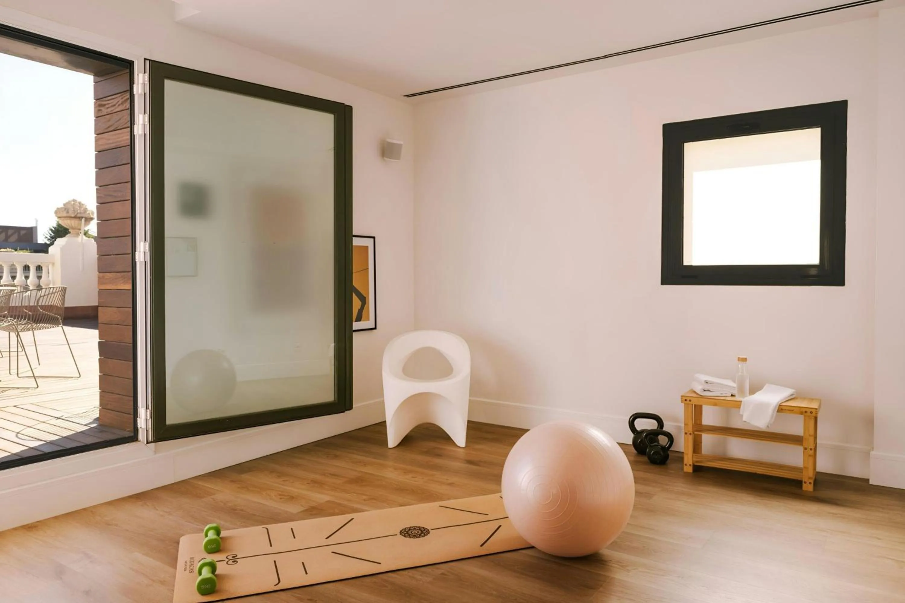 Fitness centre/facilities in Paseo de Gracia Hotel, Sonder by Marriott Bonvoy