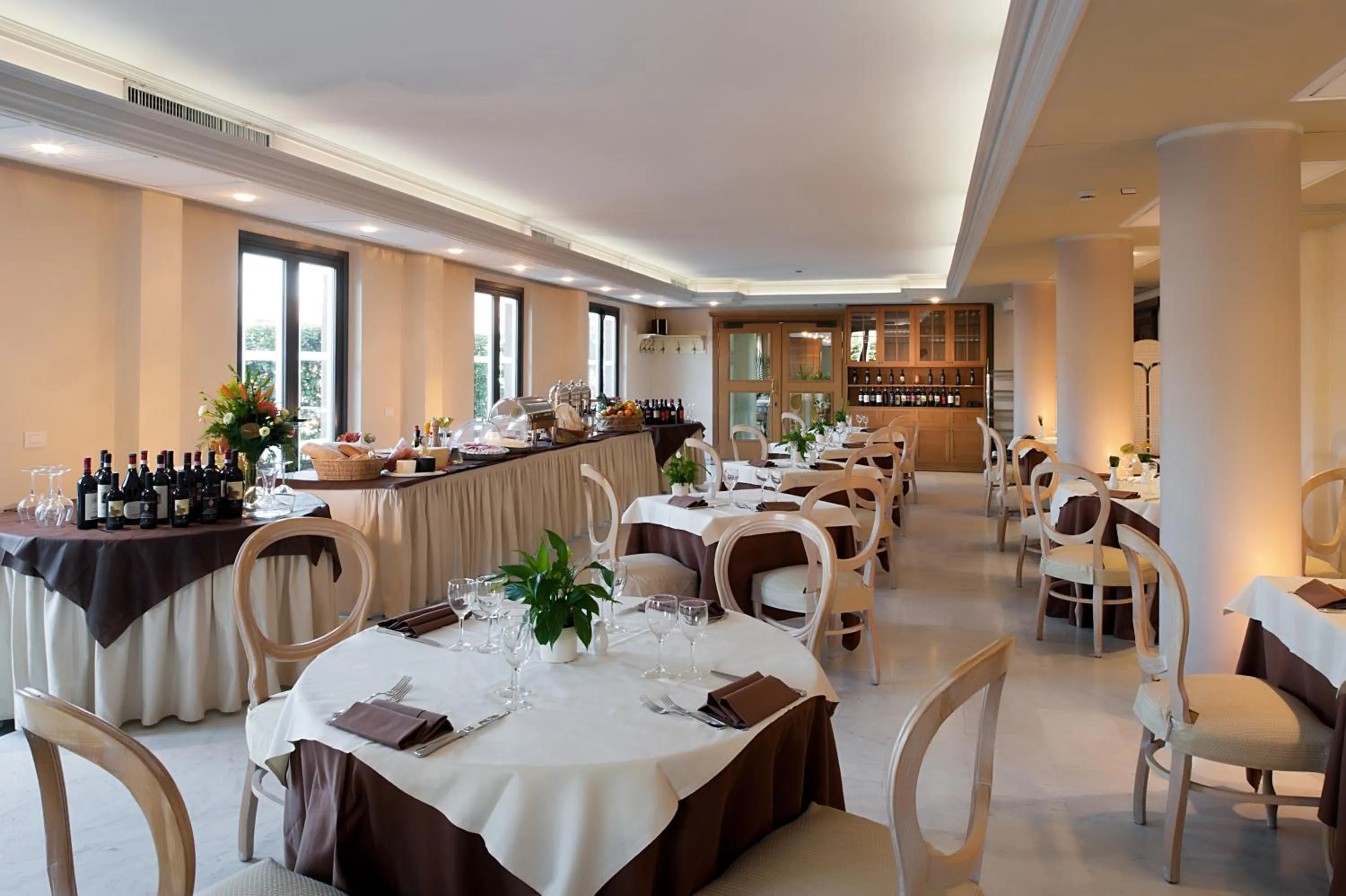 Restaurant/places to eat in Grand Hotel Bonanno