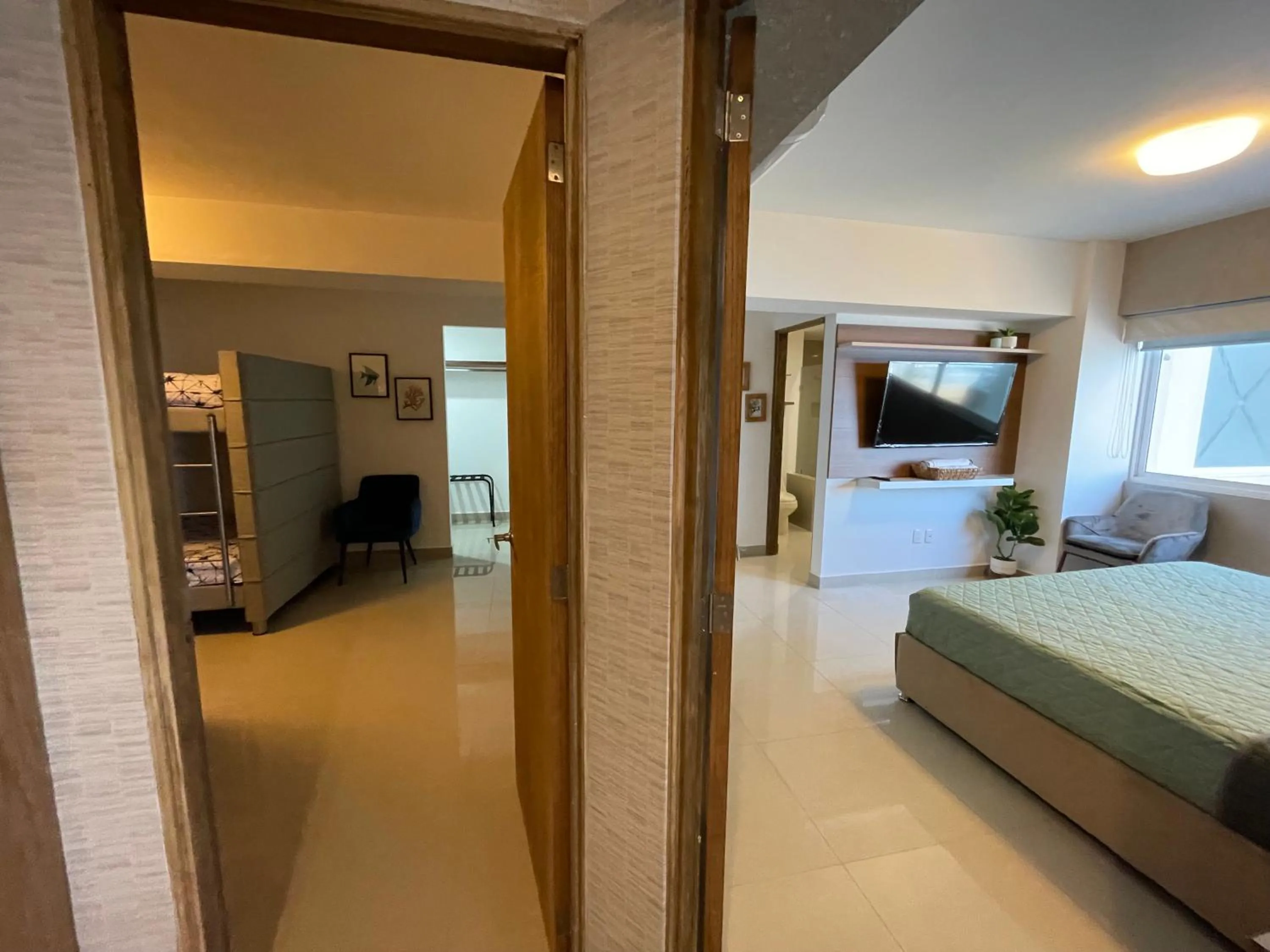 Bed in Quintas Del Mar II condominio con vista al mar