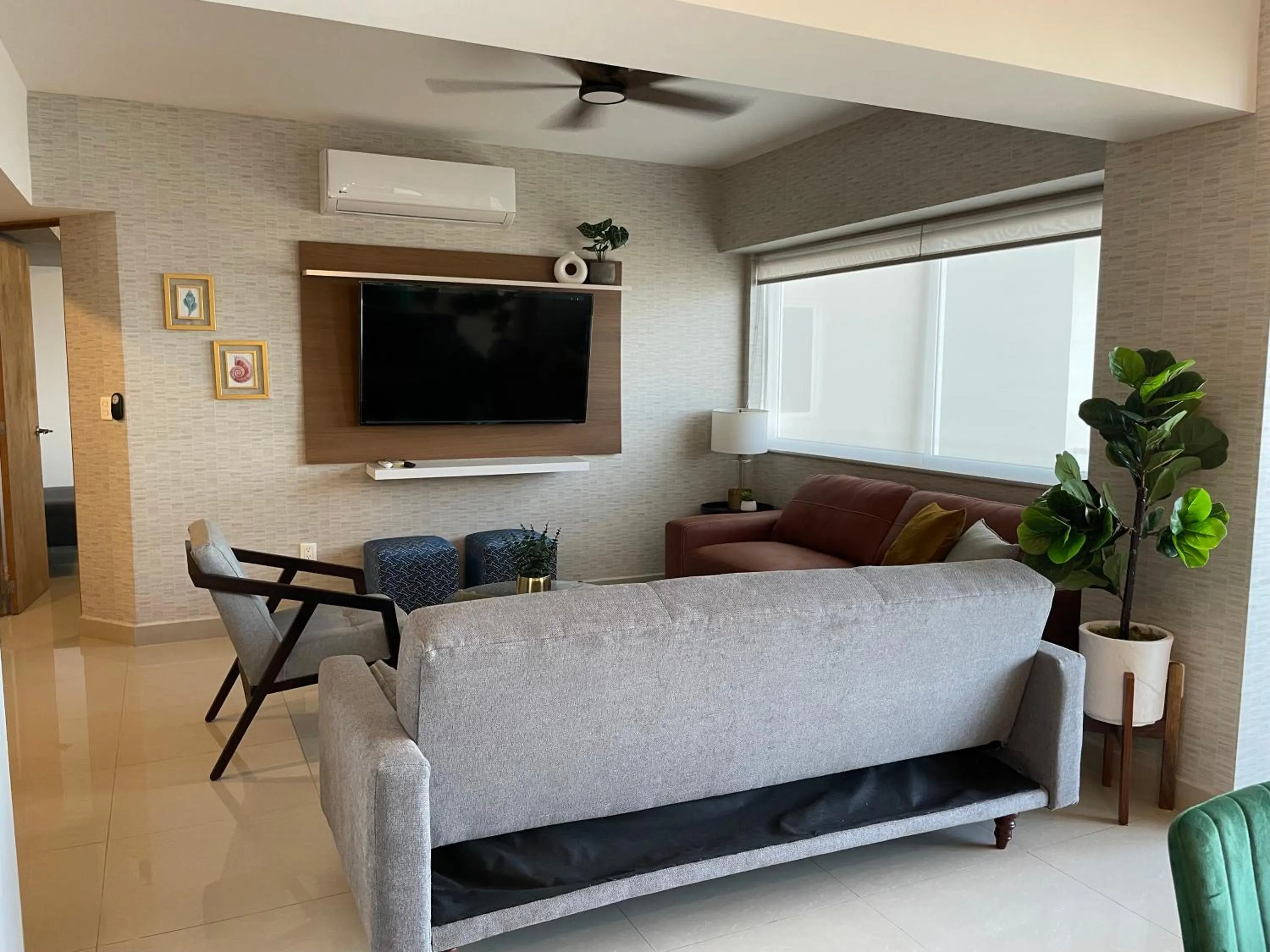 TV and multimedia, Bed in Quintas Del Mar II condominio con vista al mar