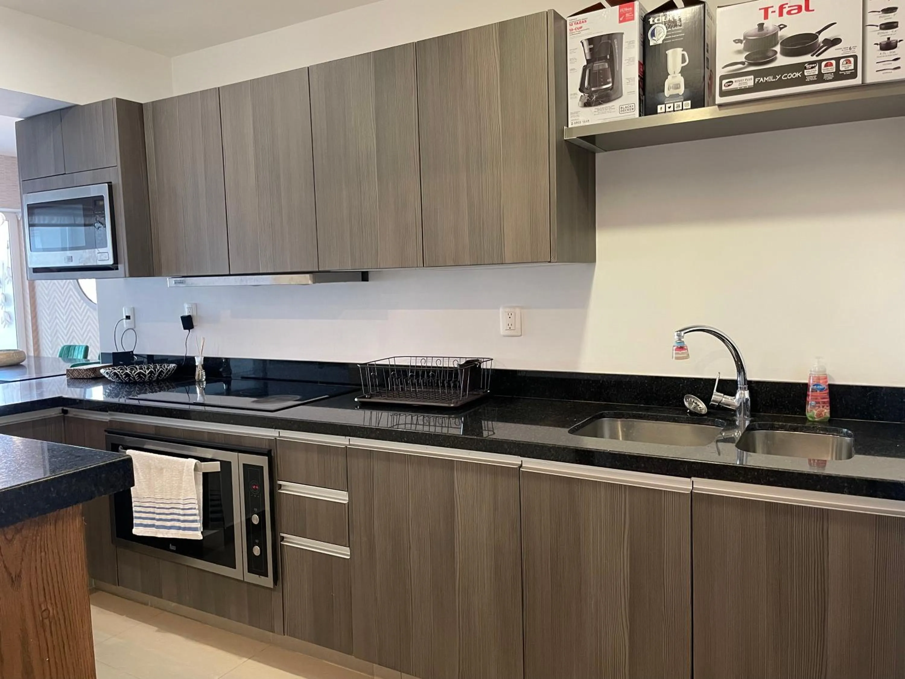 Kitchen or kitchenette in Quintas Del Mar II condominio con vista al mar