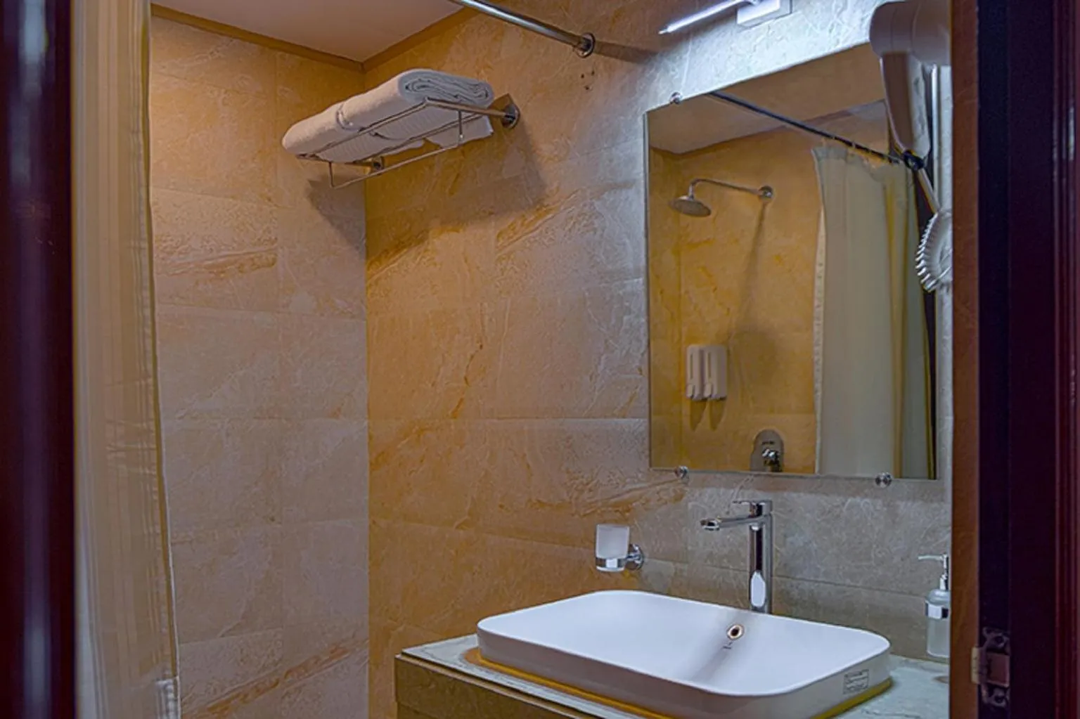 Shower in Treenz Hotel