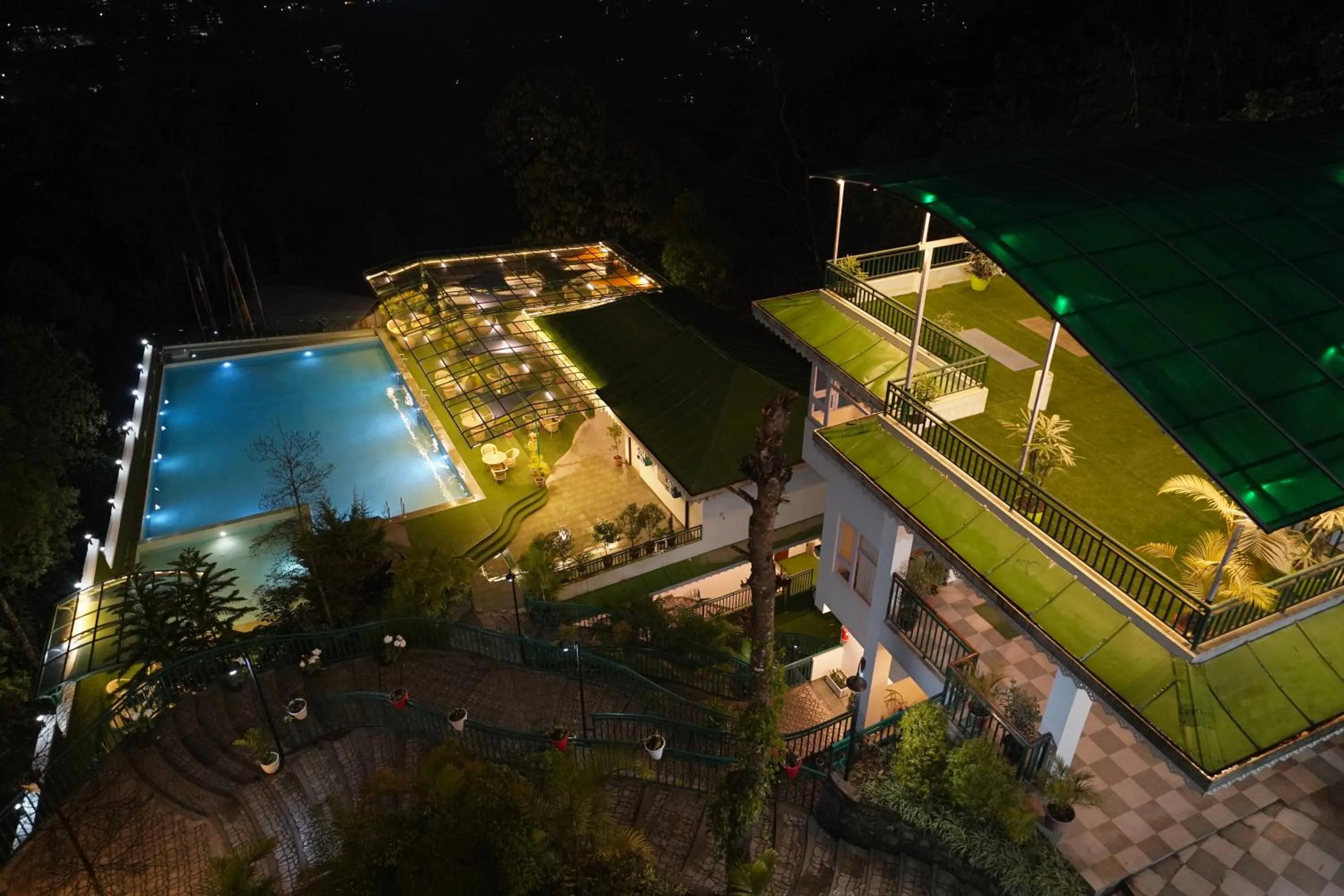 Night in Treenz Hotel