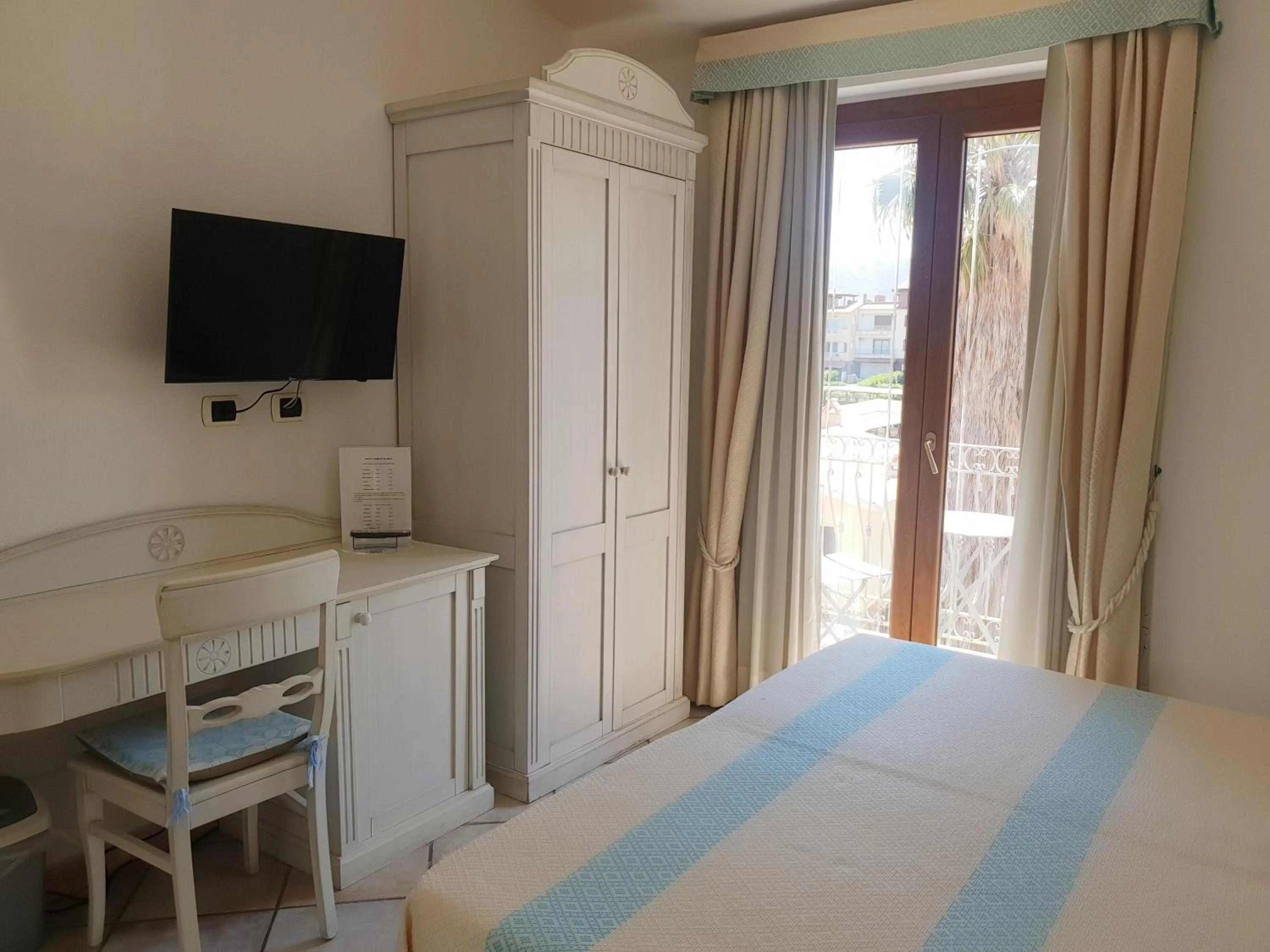 Bed in Castello Di Tavolara