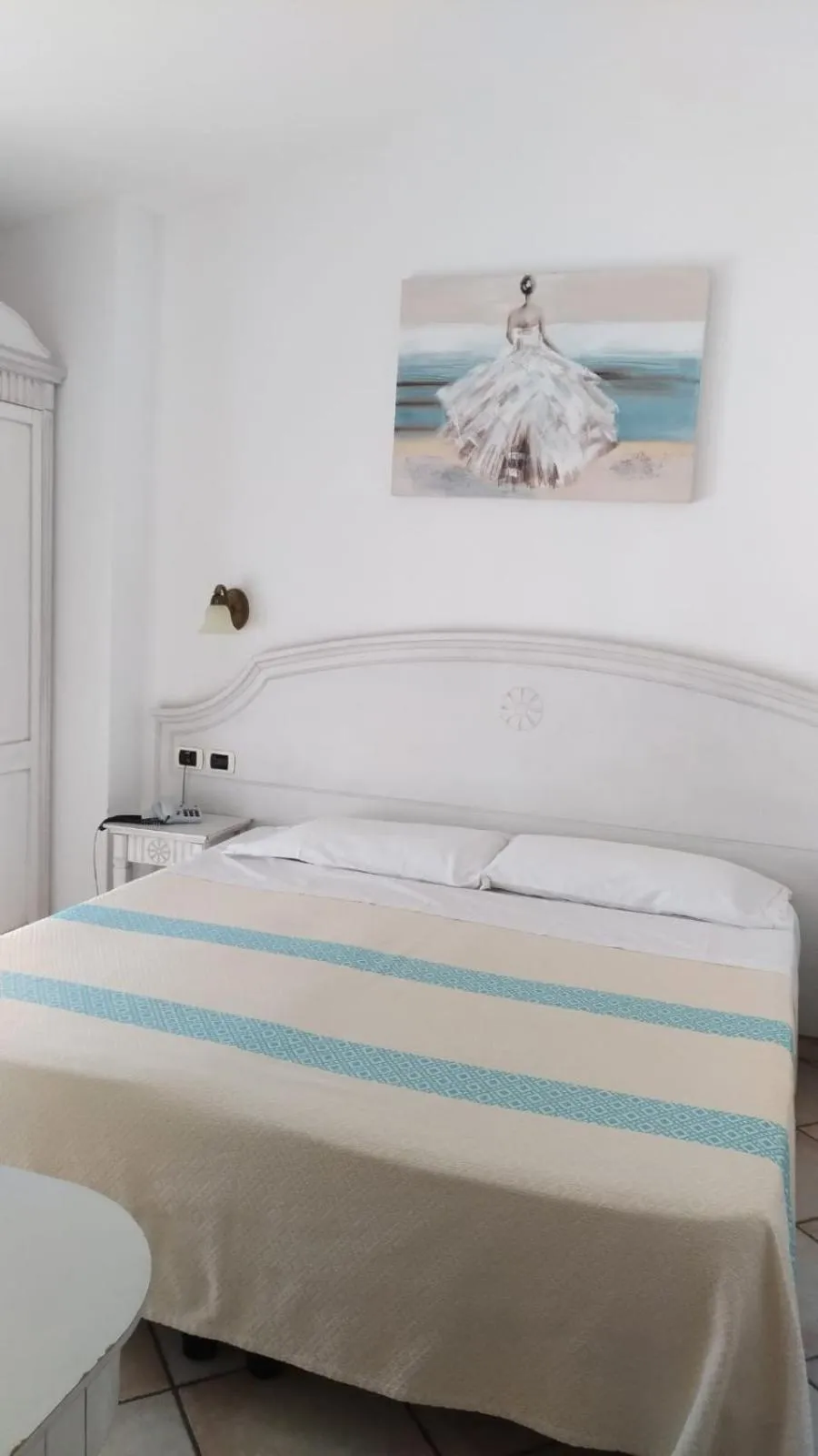 Photo of the whole room in Castello Di Tavolara