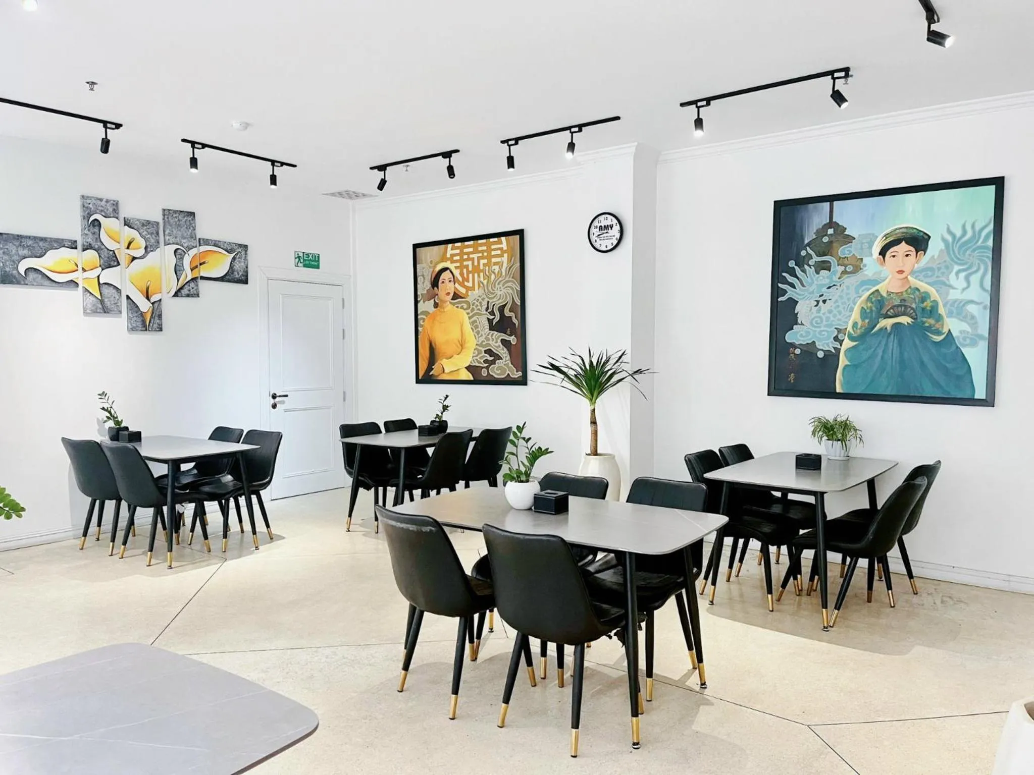 Restaurant/places to eat in Amy Hotel And Apartment Hue