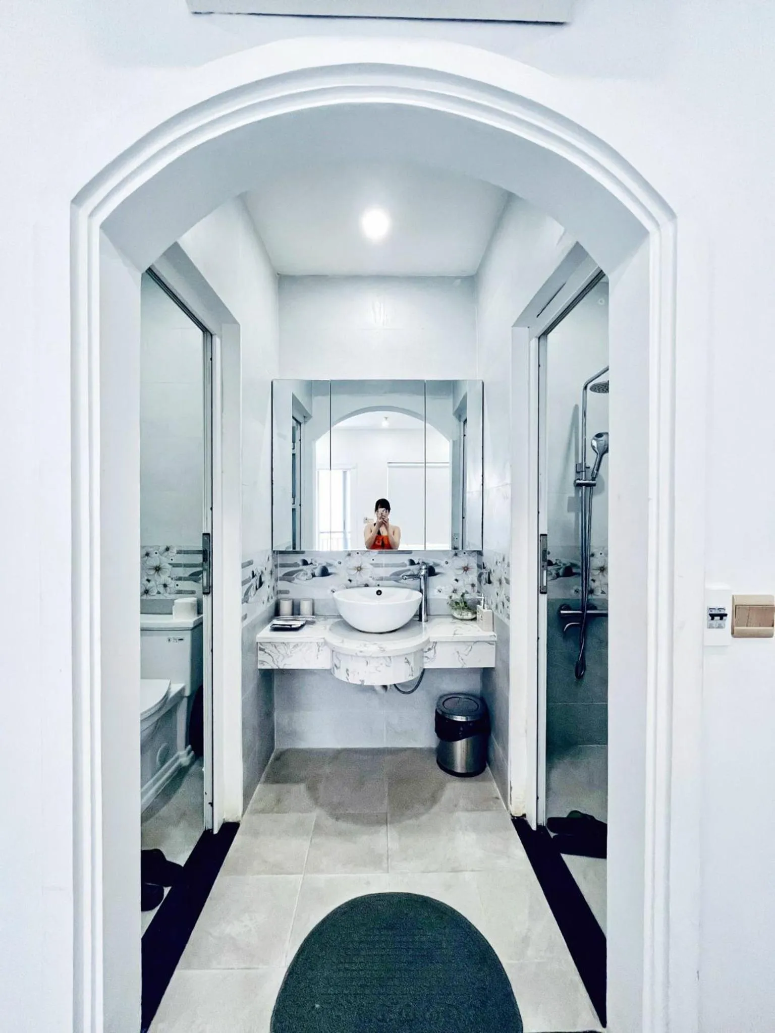 Bathroom in Amy Hotel And Apartment Hue