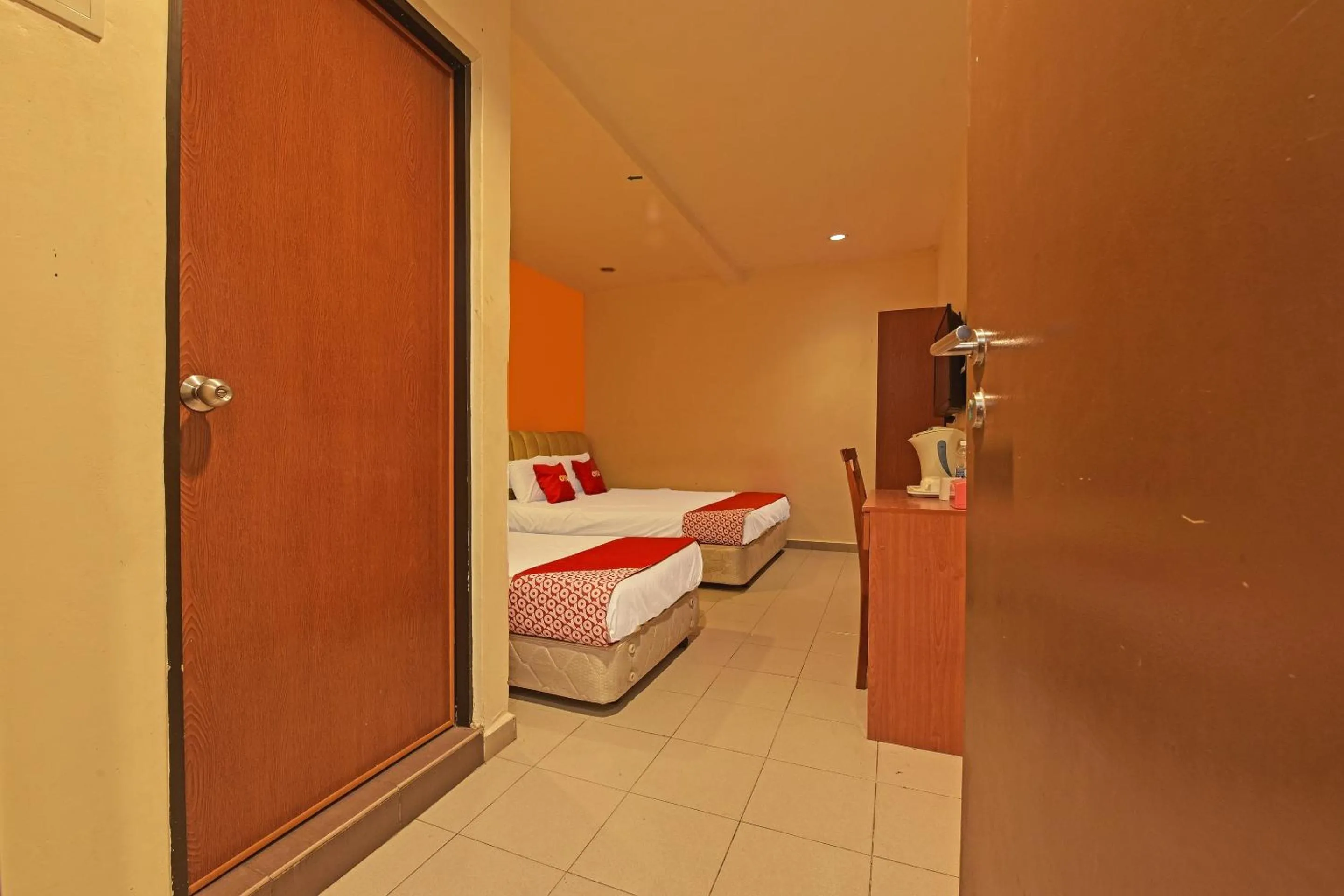 Standard Triple Room in OYO 90510 Hotel Sahara
