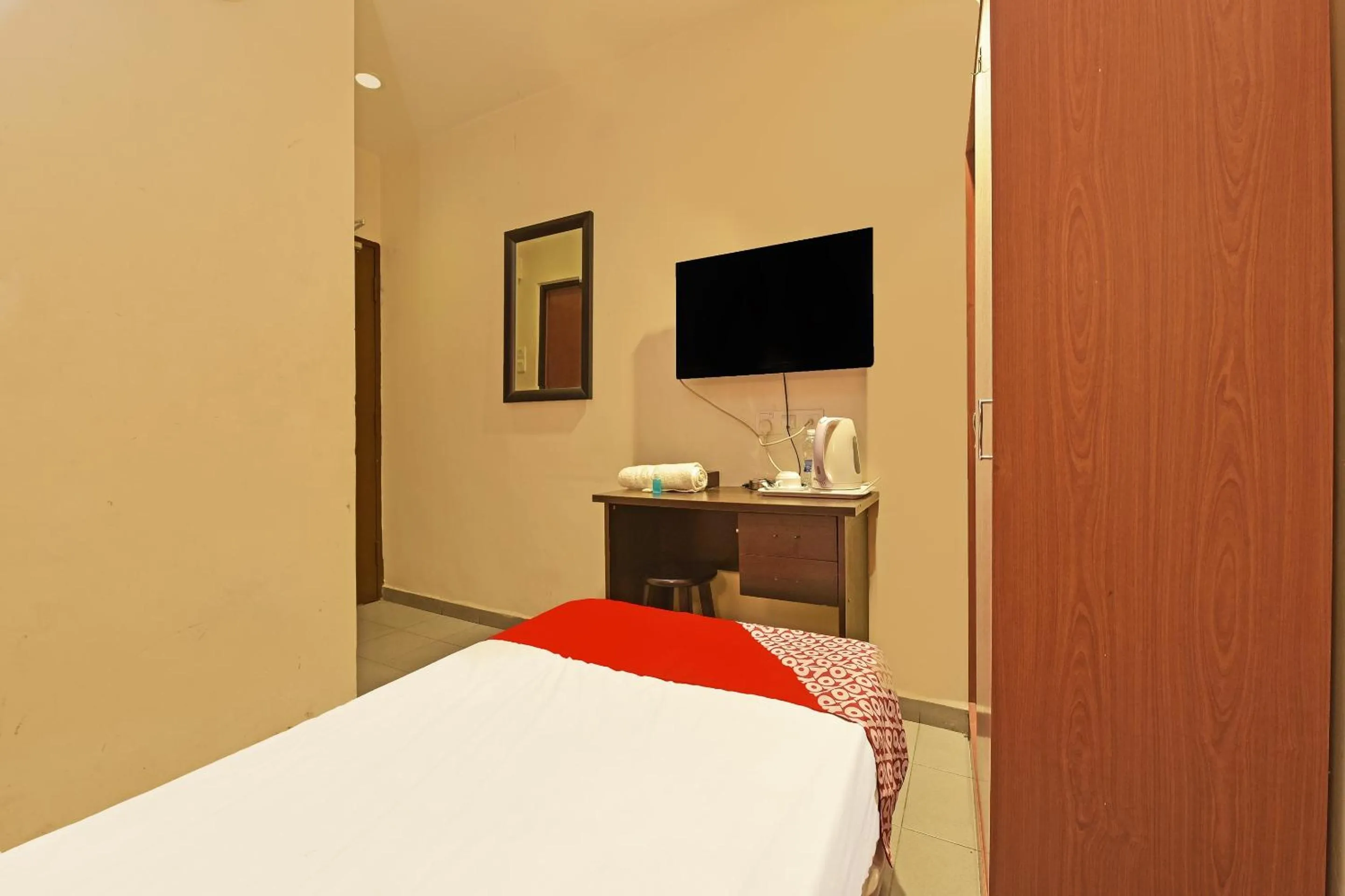 Bedroom, Bed in OYO 90510 Hotel Sahara