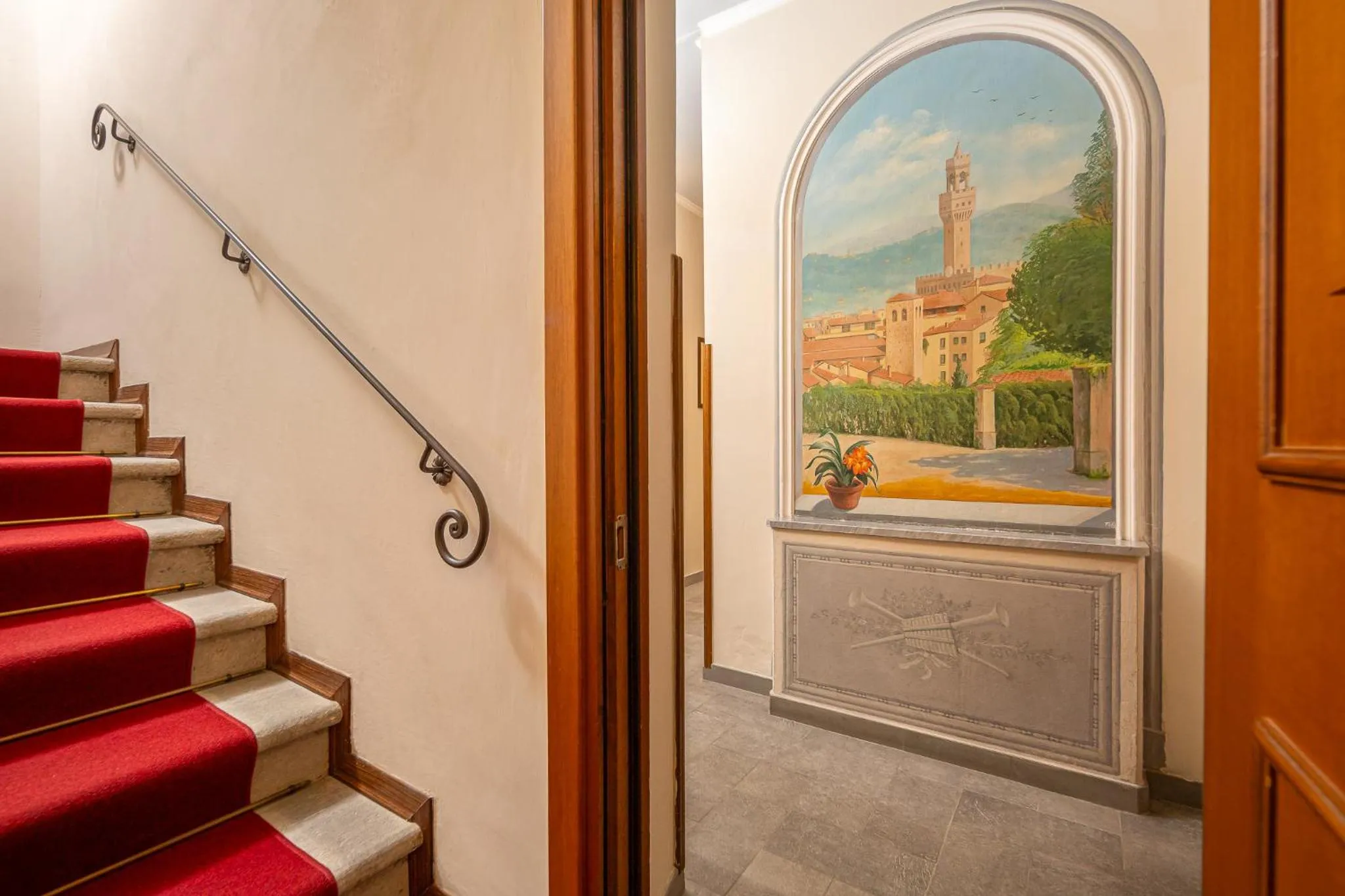 Decorative detail in Hotel City