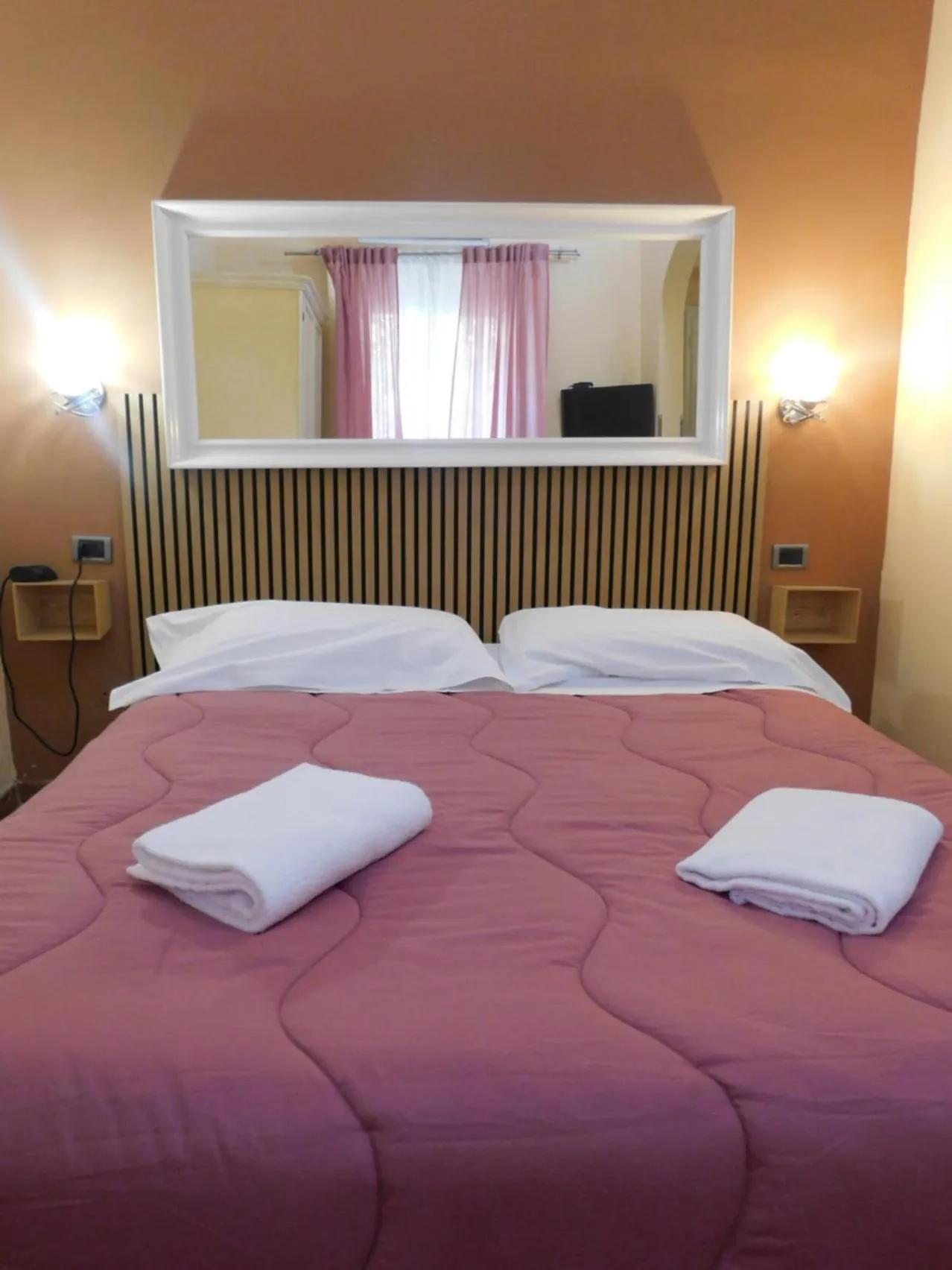 Bed in PICCOLO HOTEL Nel Centro Storico di Firenze