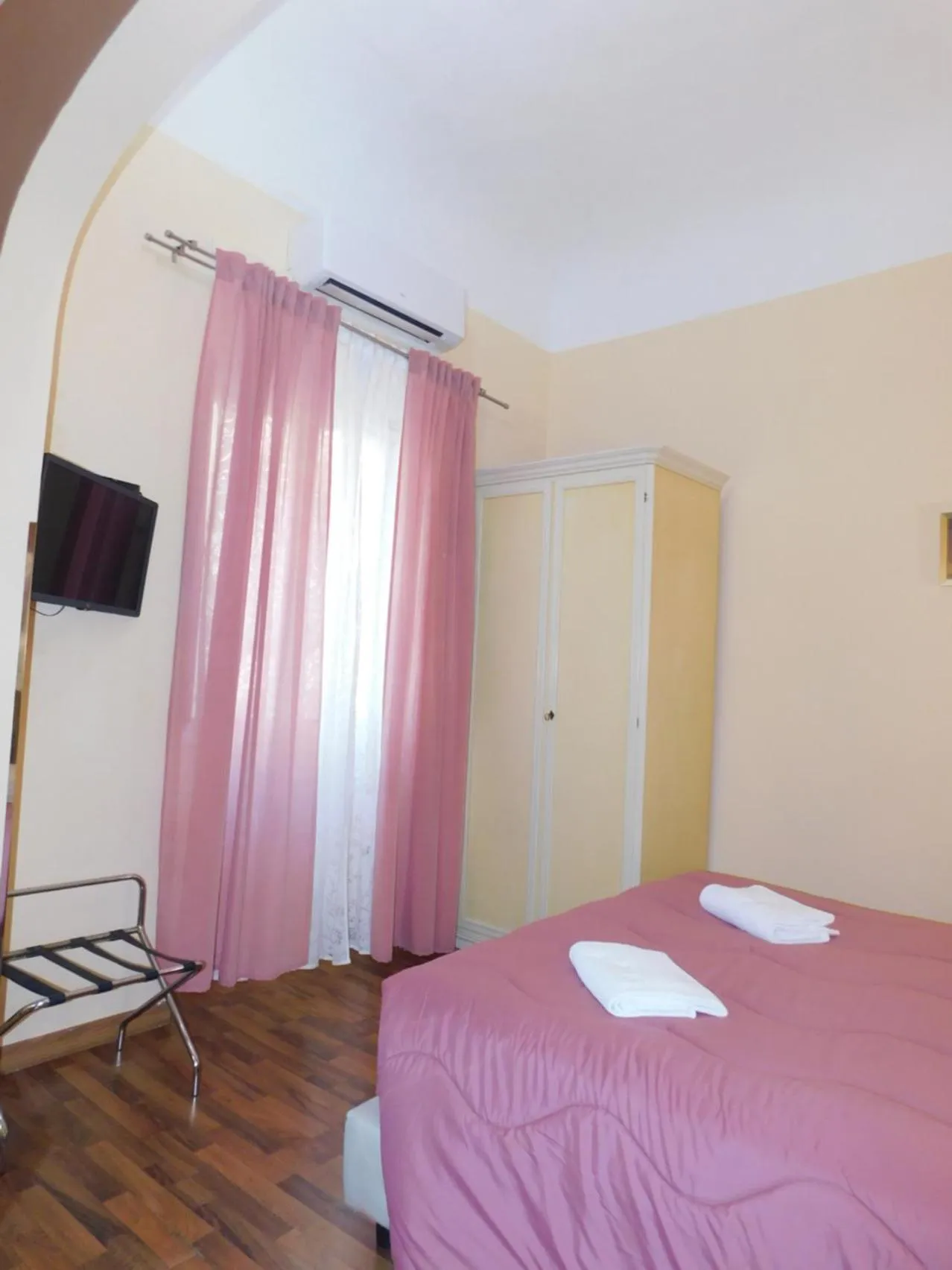 Bed in PICCOLO HOTEL Nel Centro Storico di Firenze