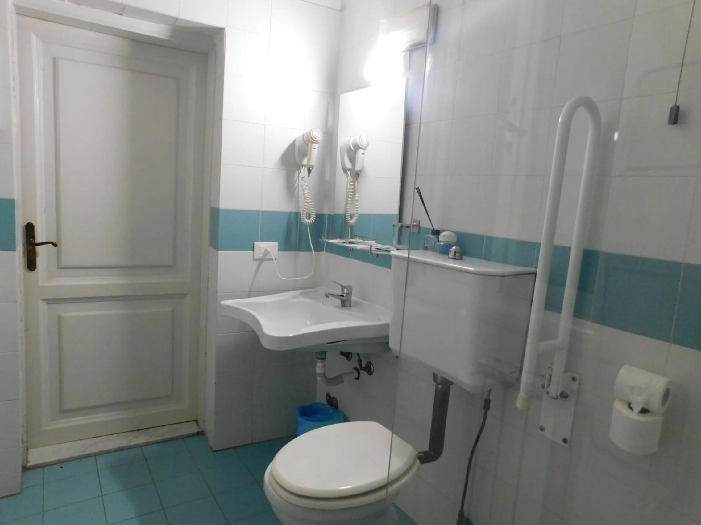 Bathroom in PICCOLO HOTEL Nel Centro Storico di Firenze