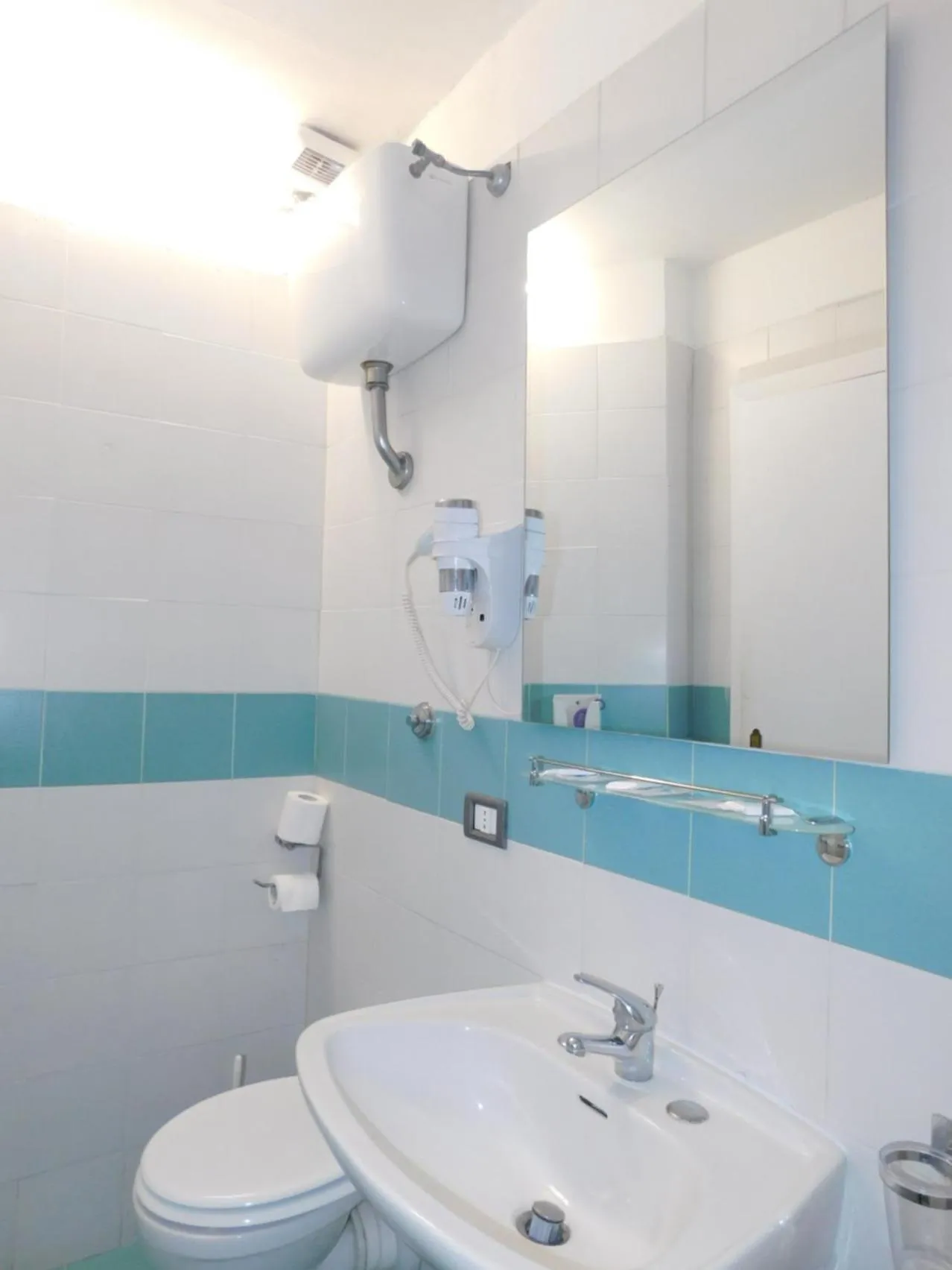 Bathroom in PICCOLO HOTEL Nel Centro Storico di Firenze