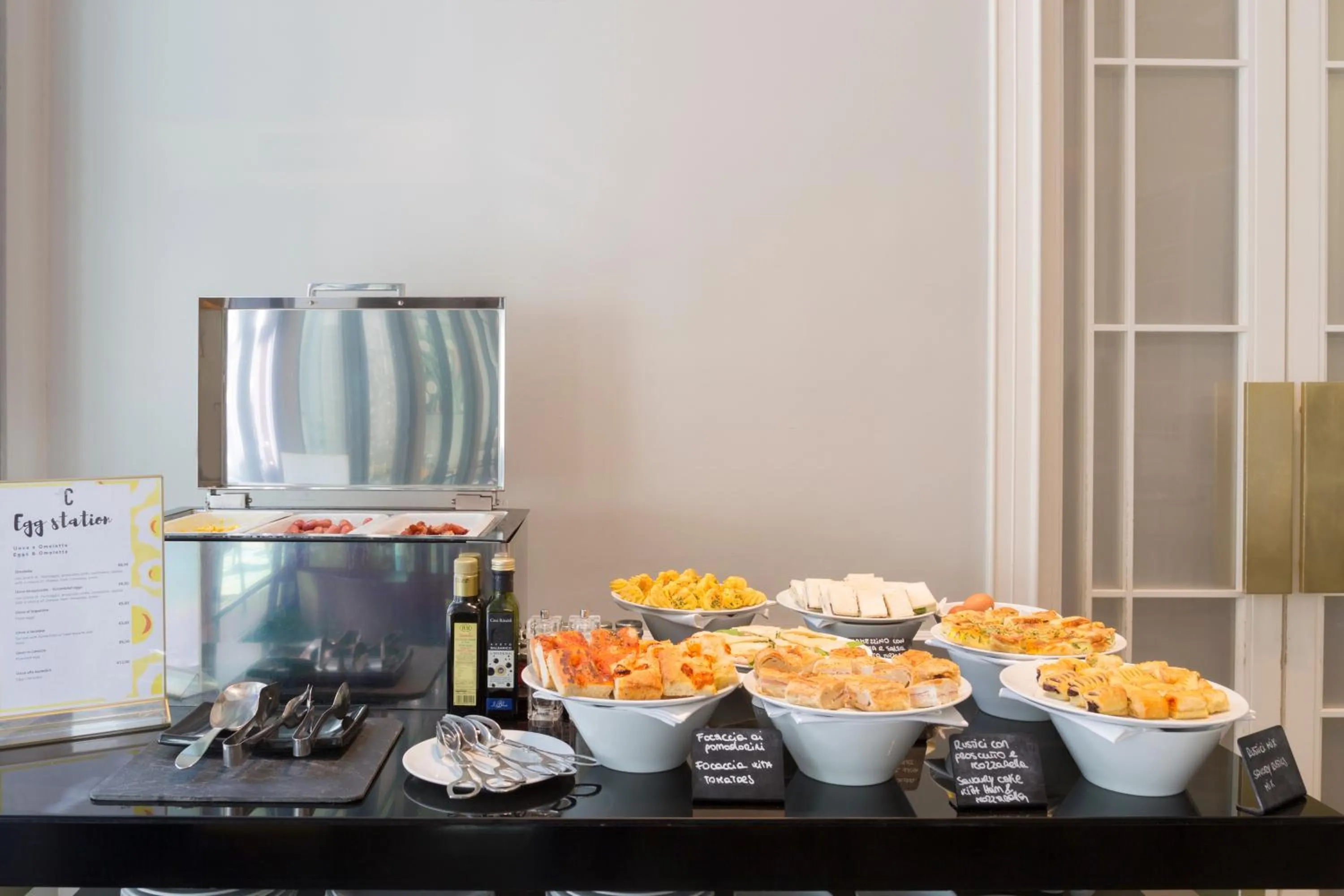 Breakfast in Palazzo Castri 1874 Spa & Garden