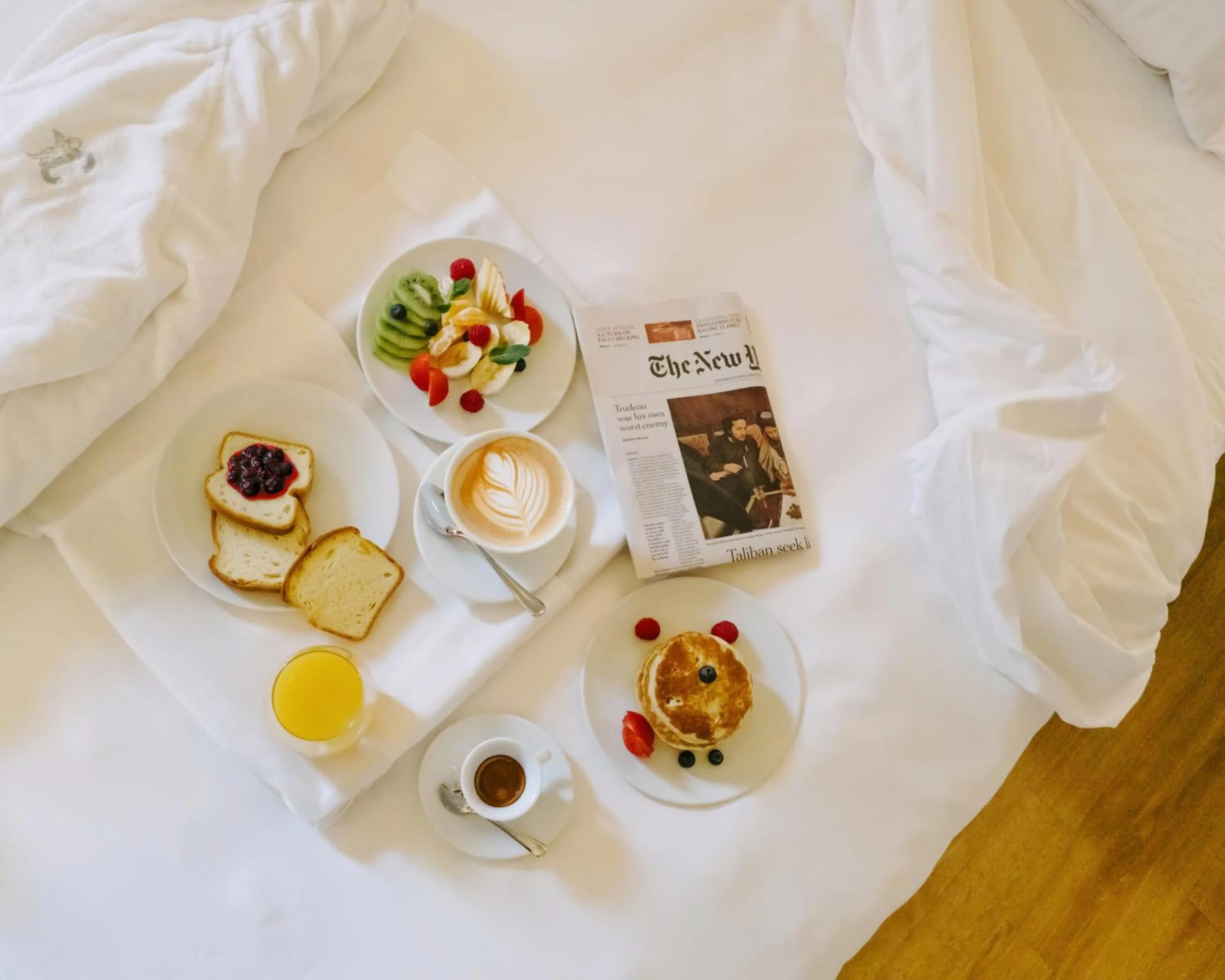 Breakfast in Palazzo Castri 1874 Spa & Garden