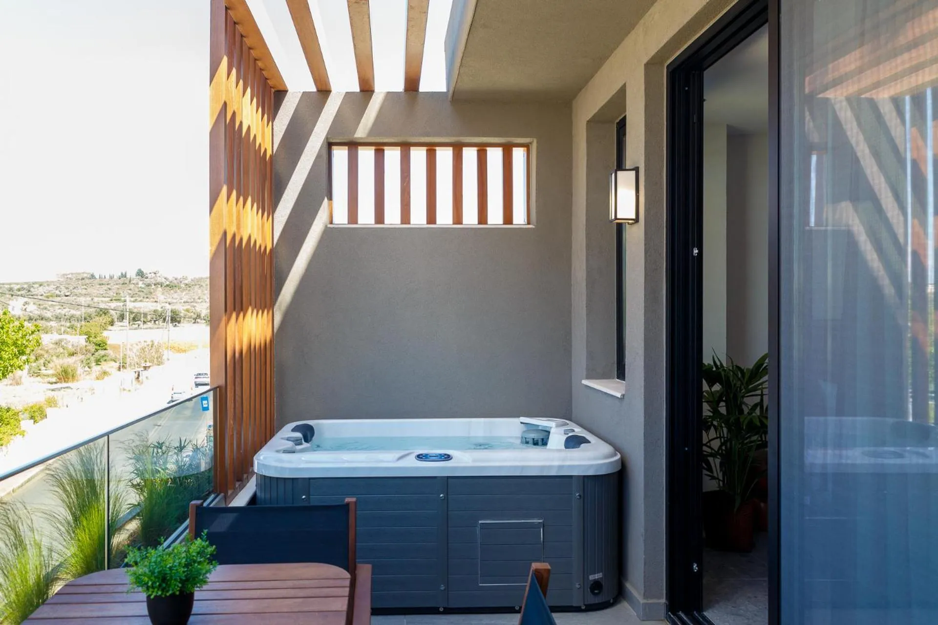 Hot Tub in Utopia Luxury Suites