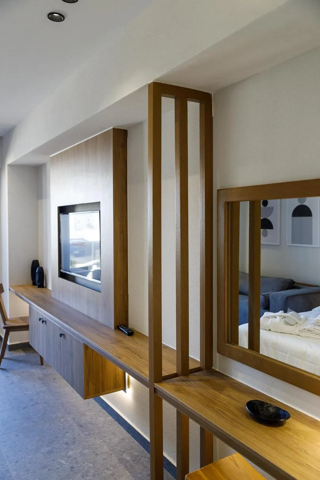 TV and multimedia, Bed in Utopia Luxury Suites