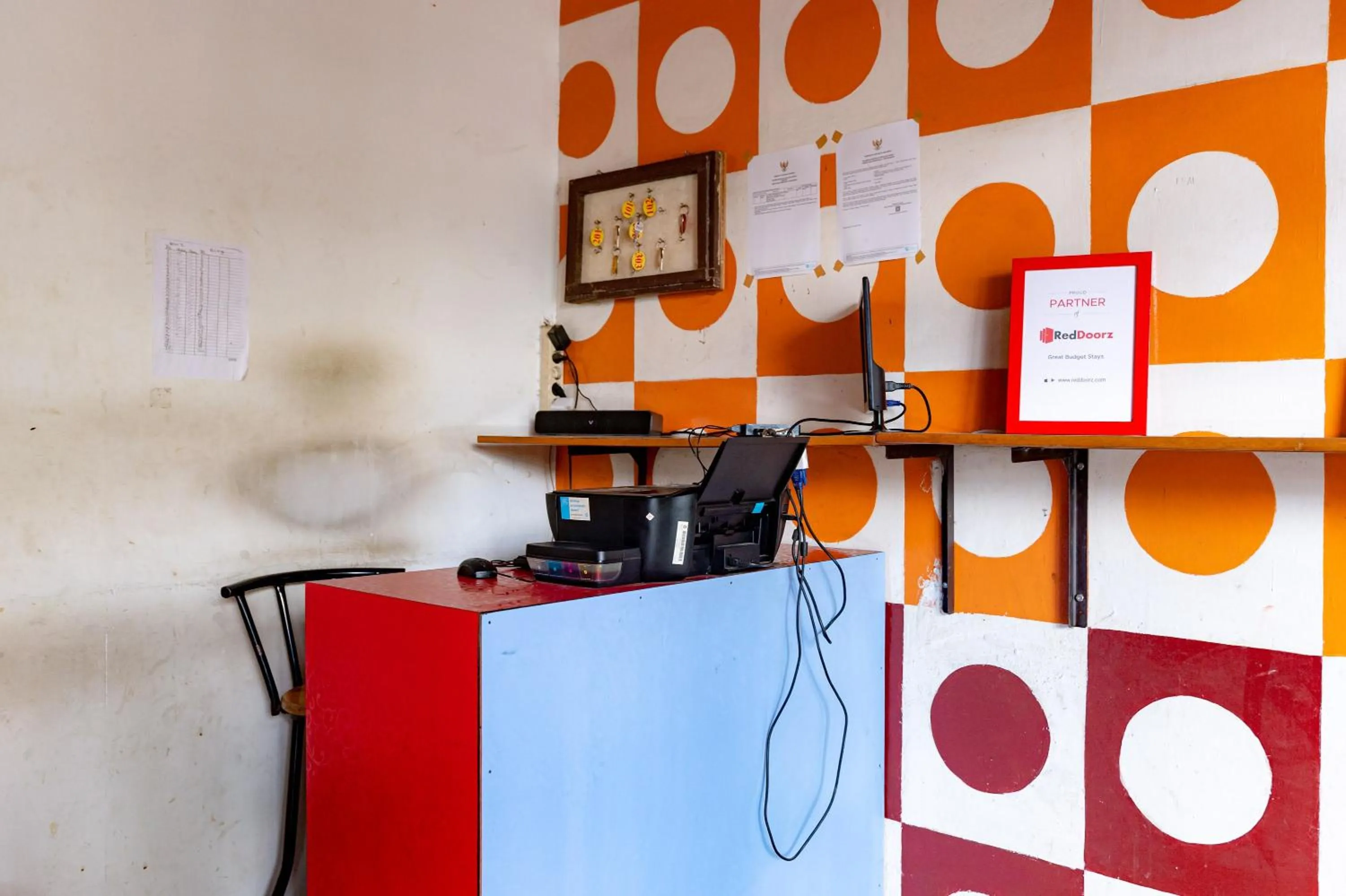 Lobby or reception in RedDoorz Near RSUD Dr Pringadi Medan 3