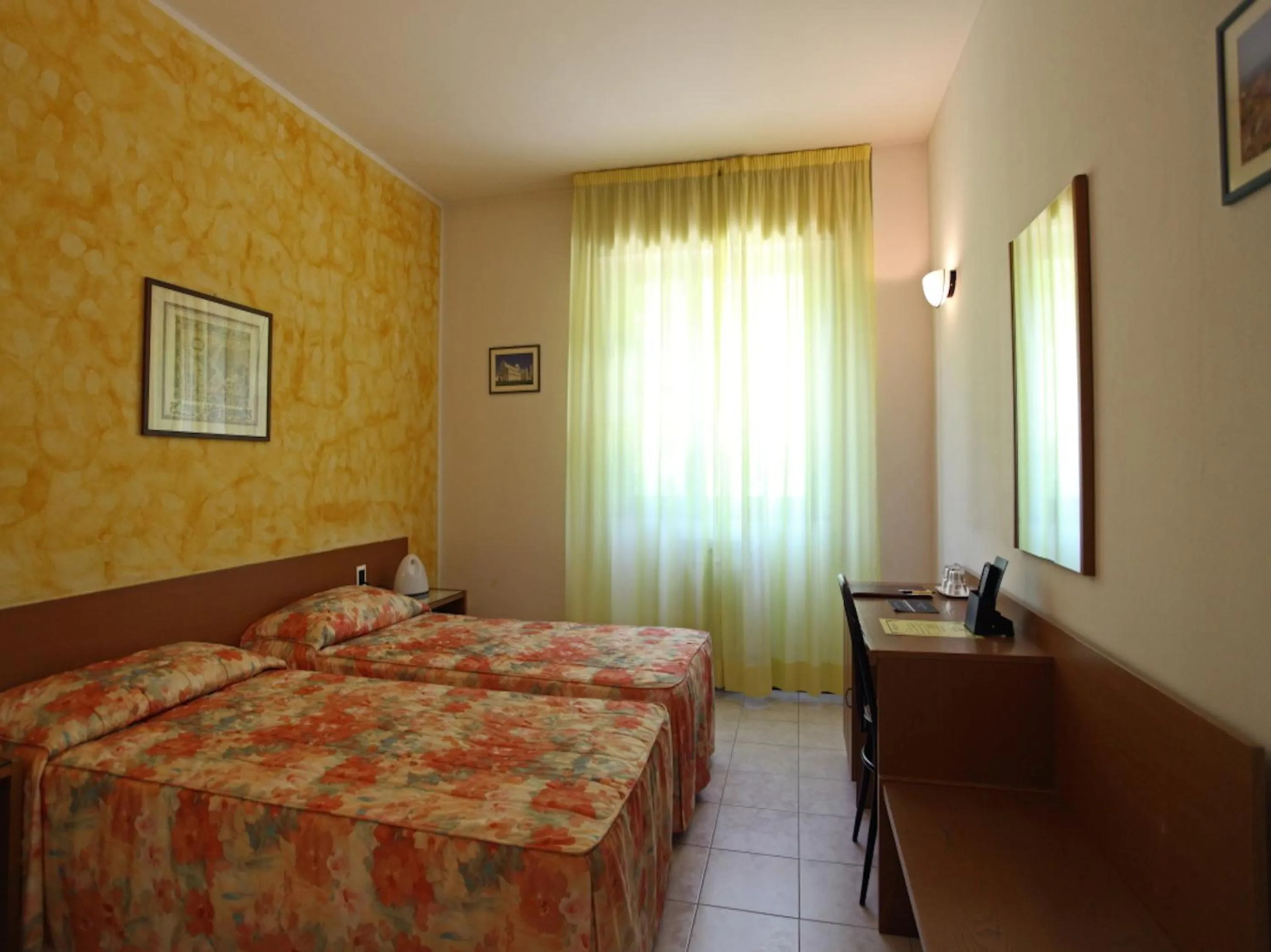 Bedroom, Bed in Euro Hotel