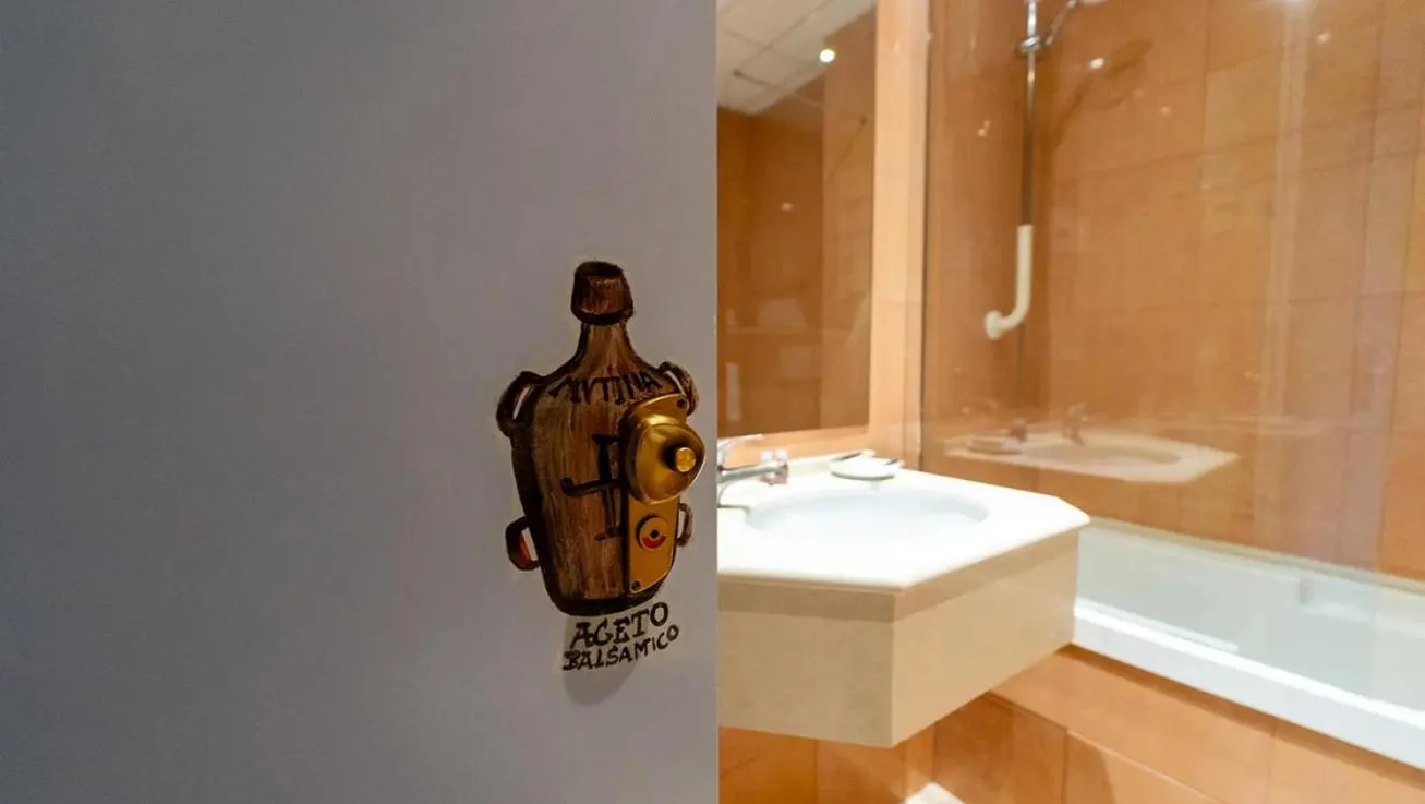 Bathroom in Hotel Terme Salvarola