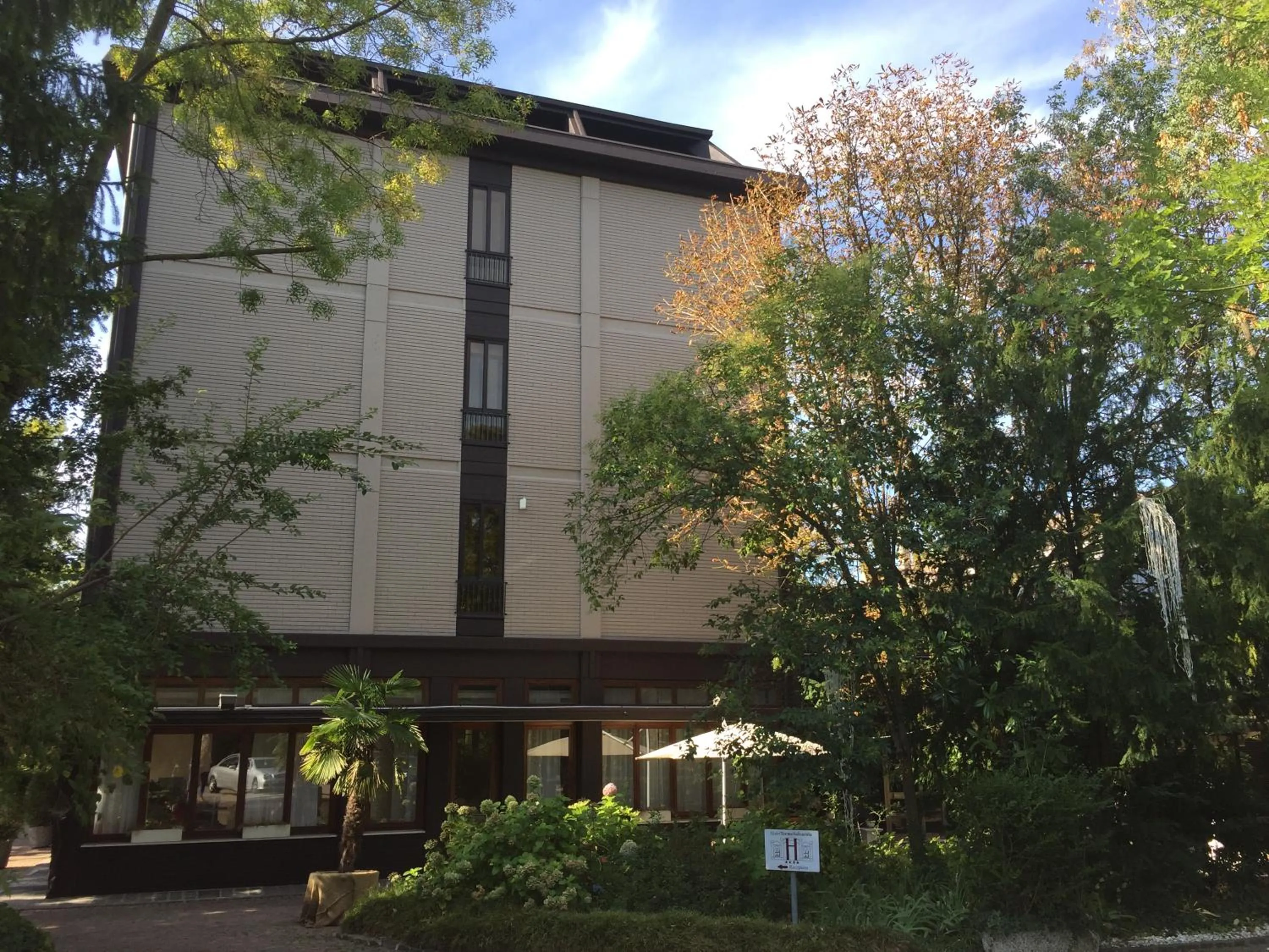 Property building in Hotel Terme Salvarola