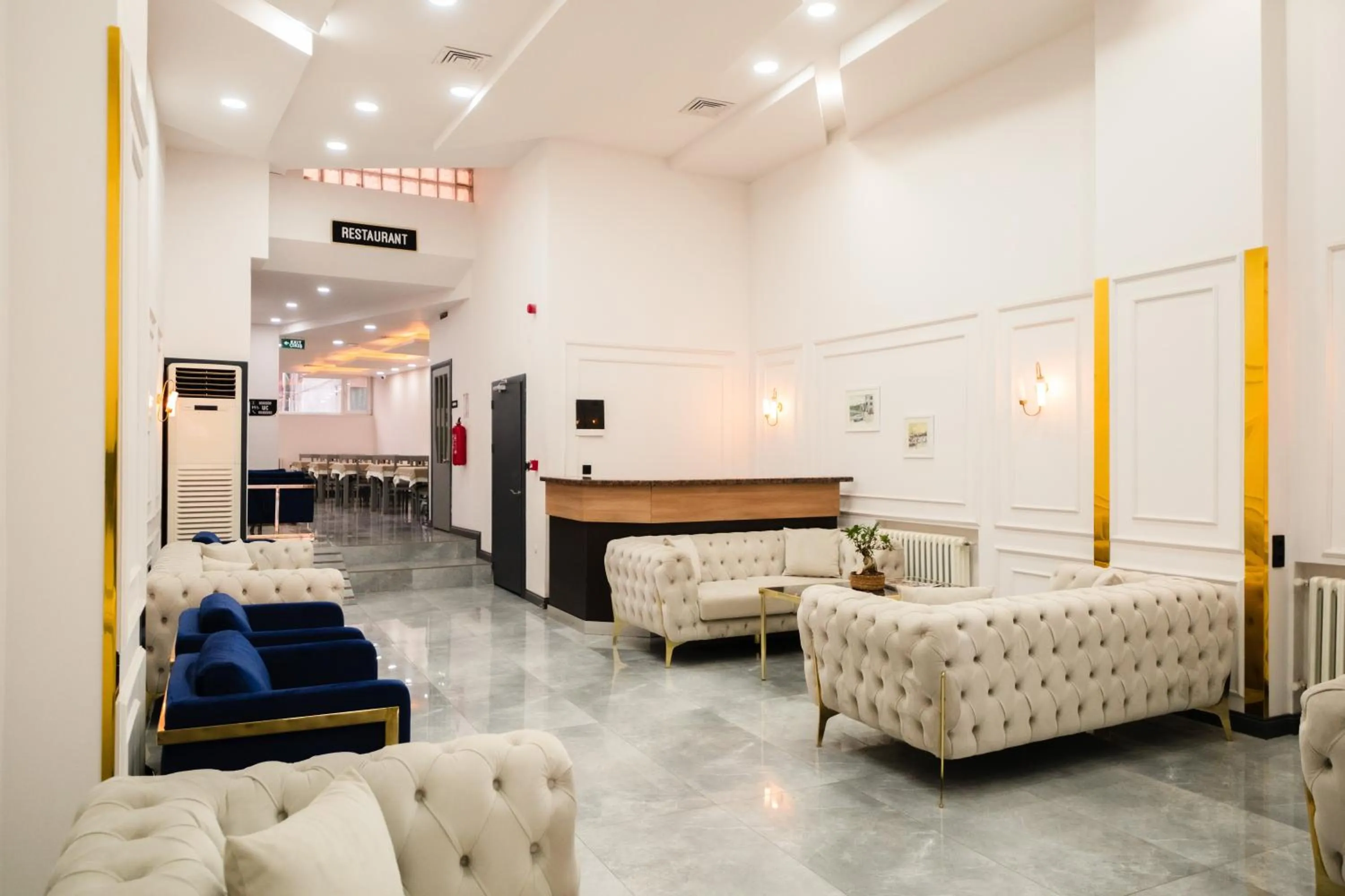 Property building in Polek Hotel