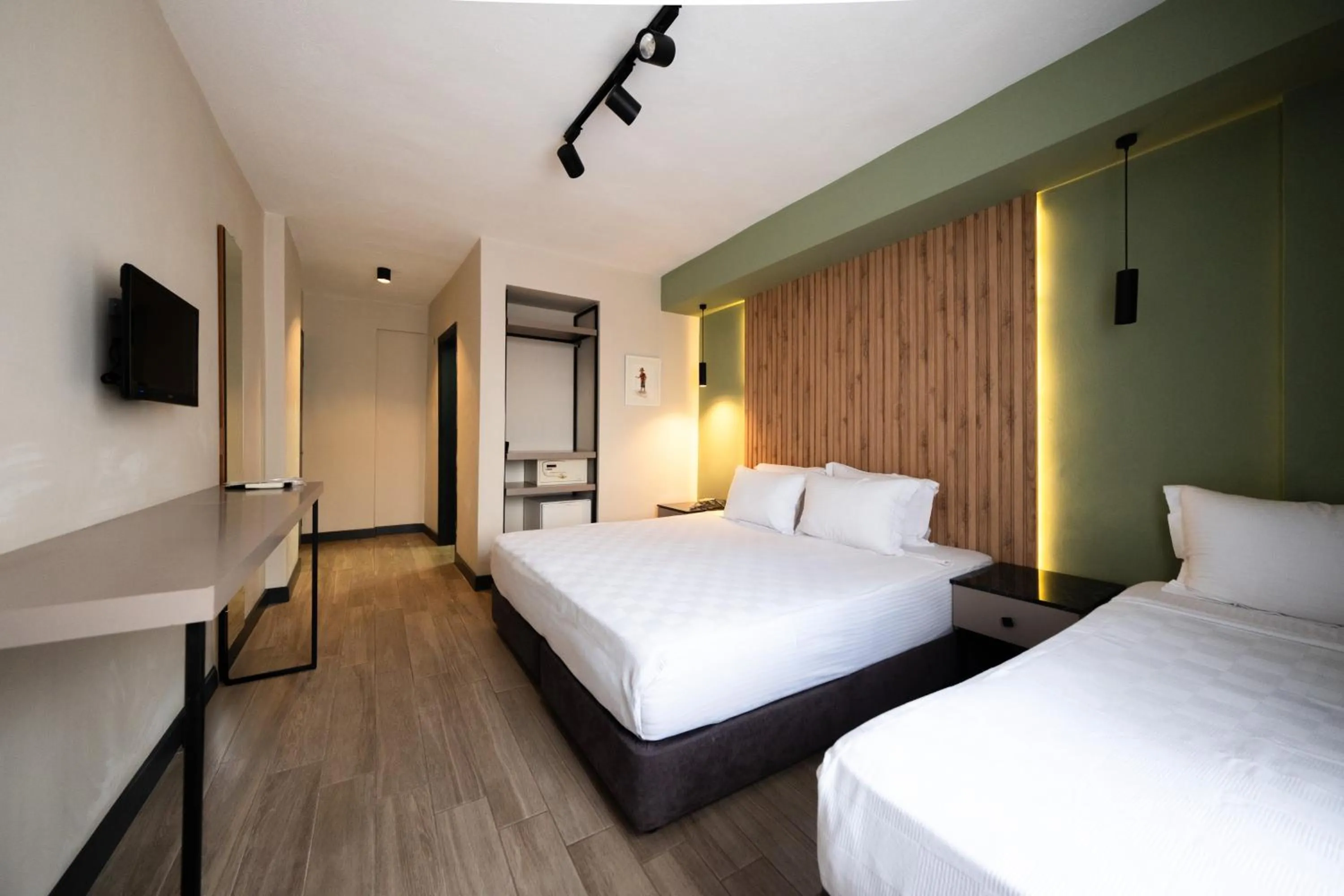 Photo of the whole room, Bed in Polek Hotel