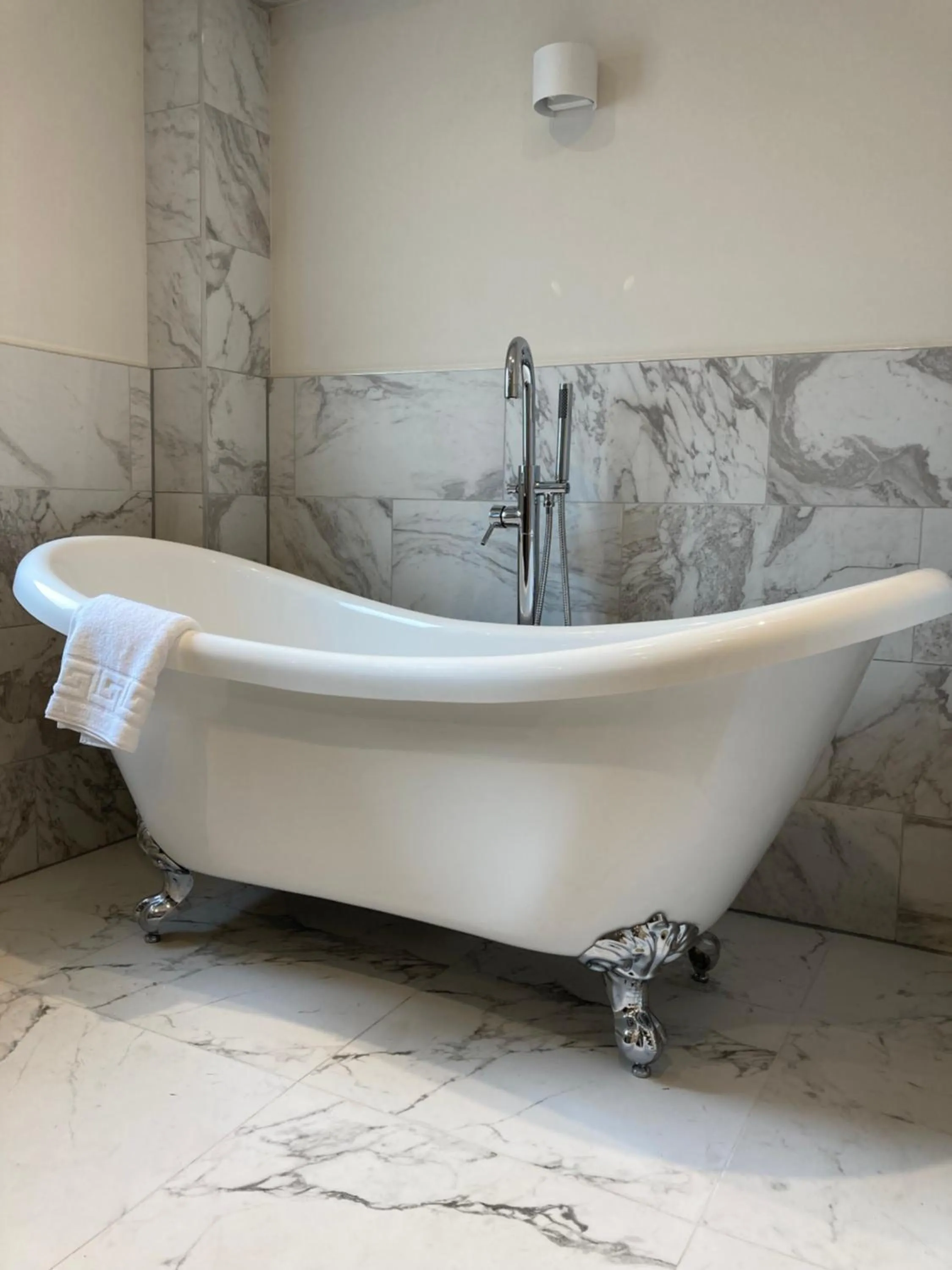 Bath in The Blind Bull