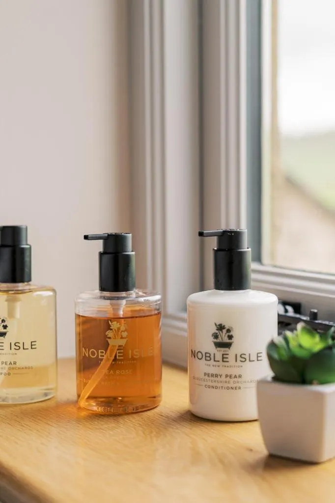 Shower in The Blind Bull