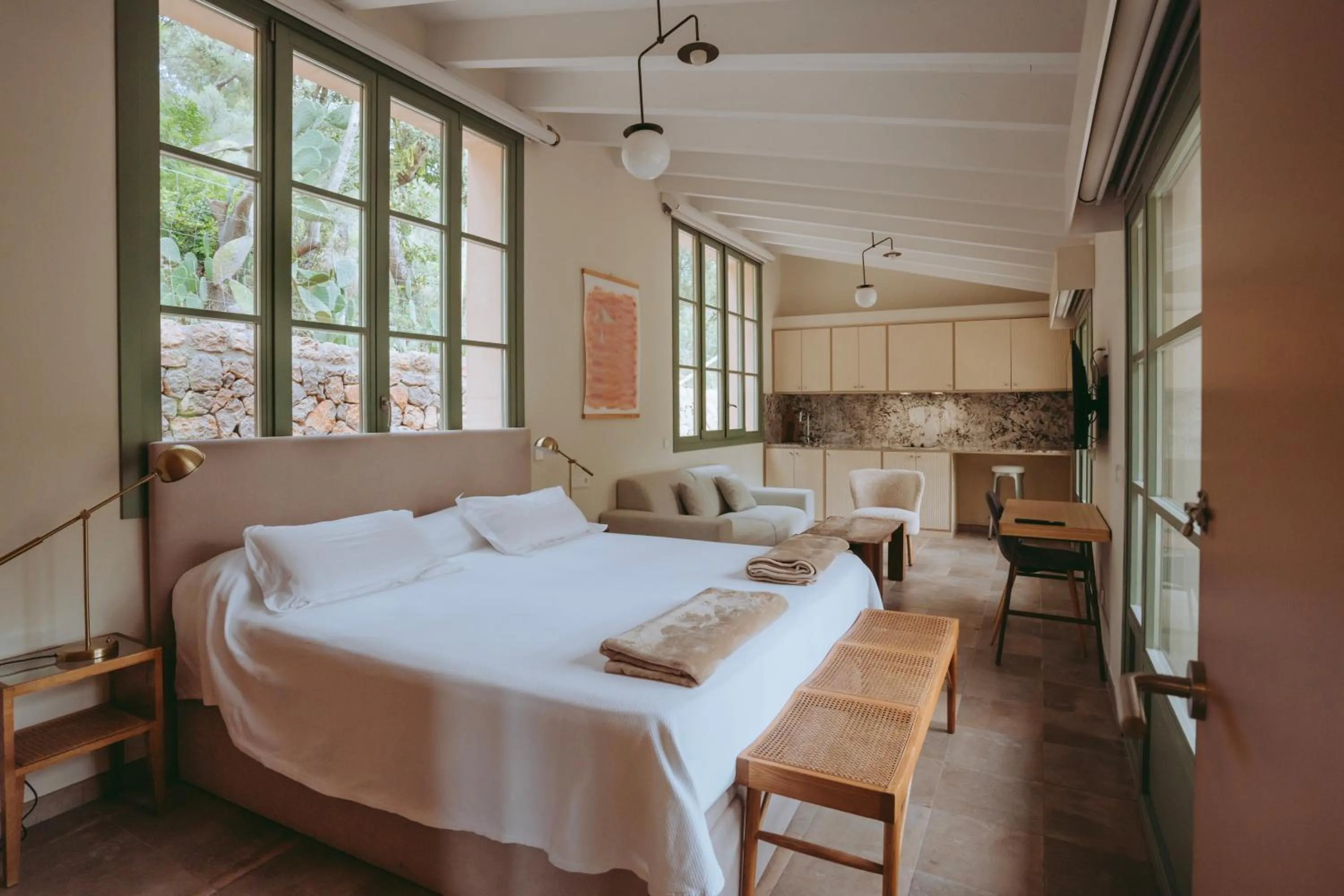 Bed in Rondaia, a Winery & Fincahotel-Agroturismo in Tramuntana