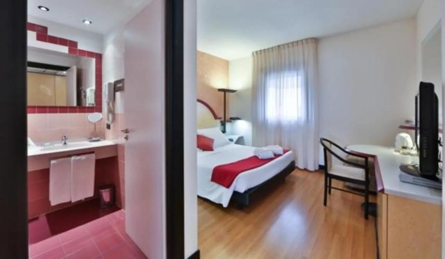 Bed in Best Western Hotel Solaf