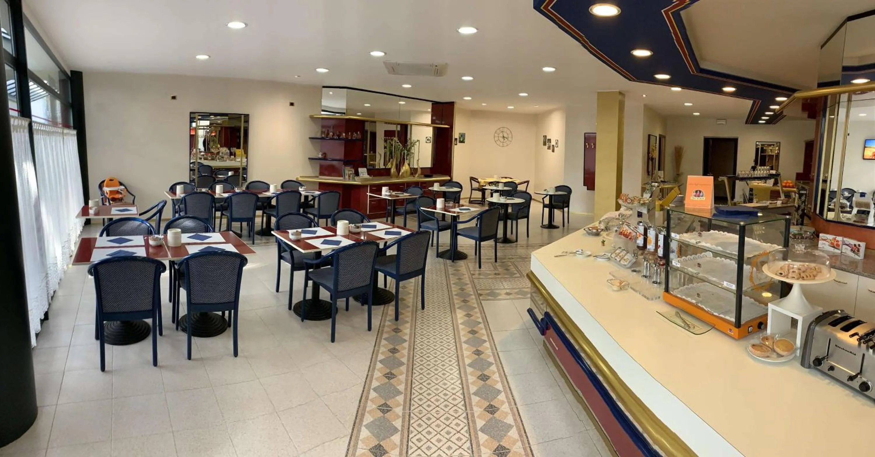 Restaurant/places to eat in Best Western Hotel Solaf