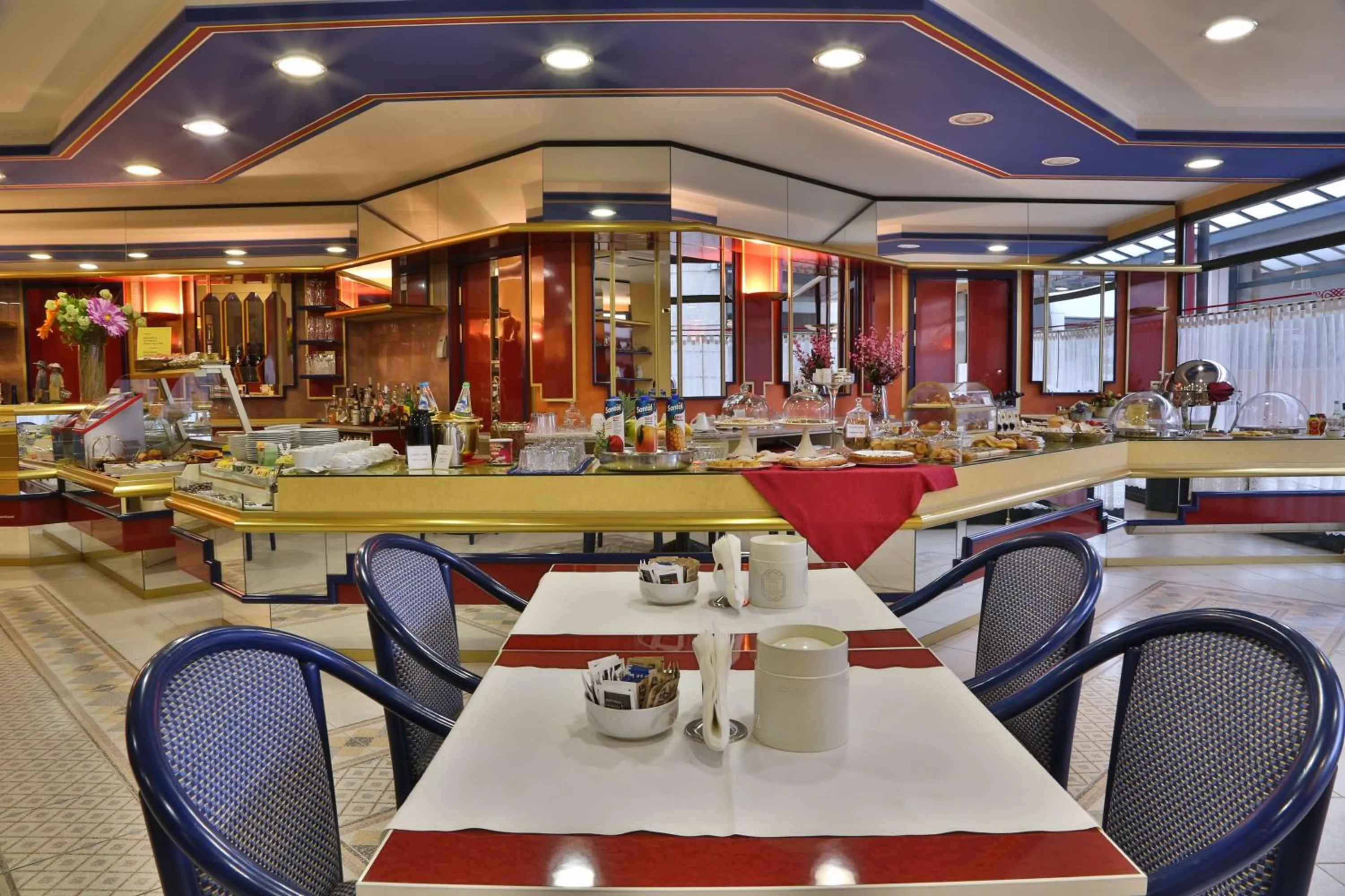 Restaurant/places to eat in Best Western Hotel Solaf