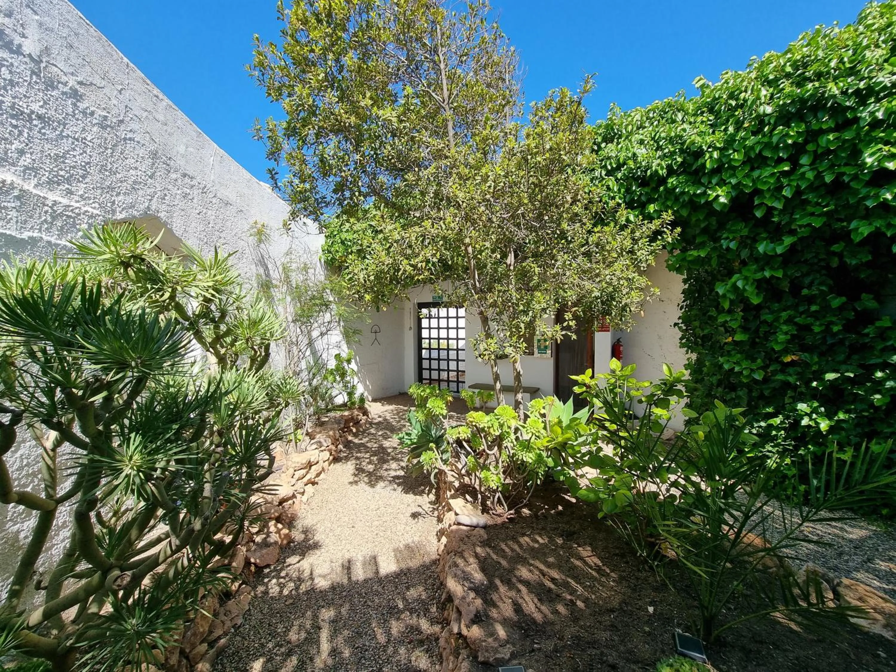Facade/entrance in Casa Biank