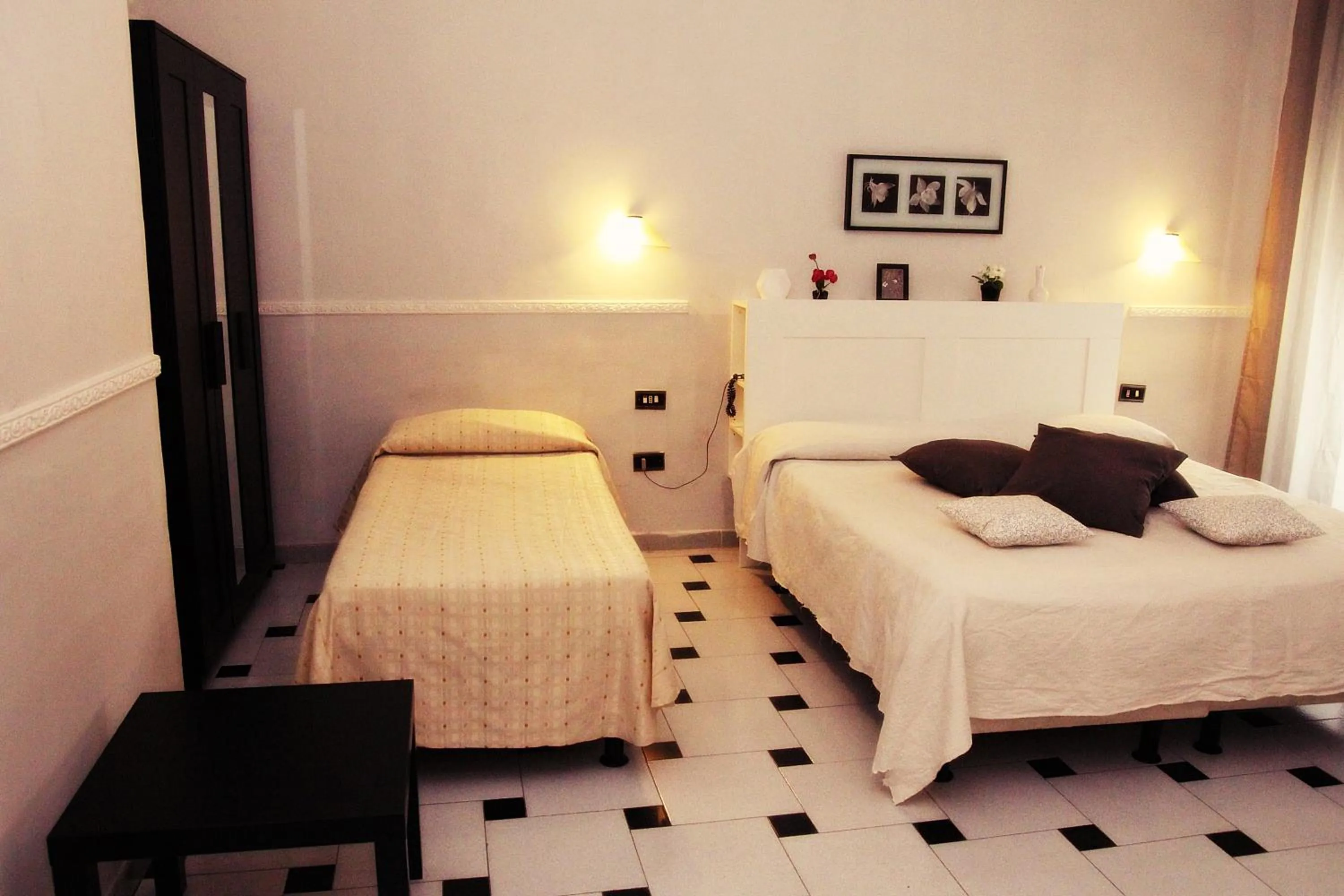 Photo of the whole room, Bed in Hotel Luna Rossa