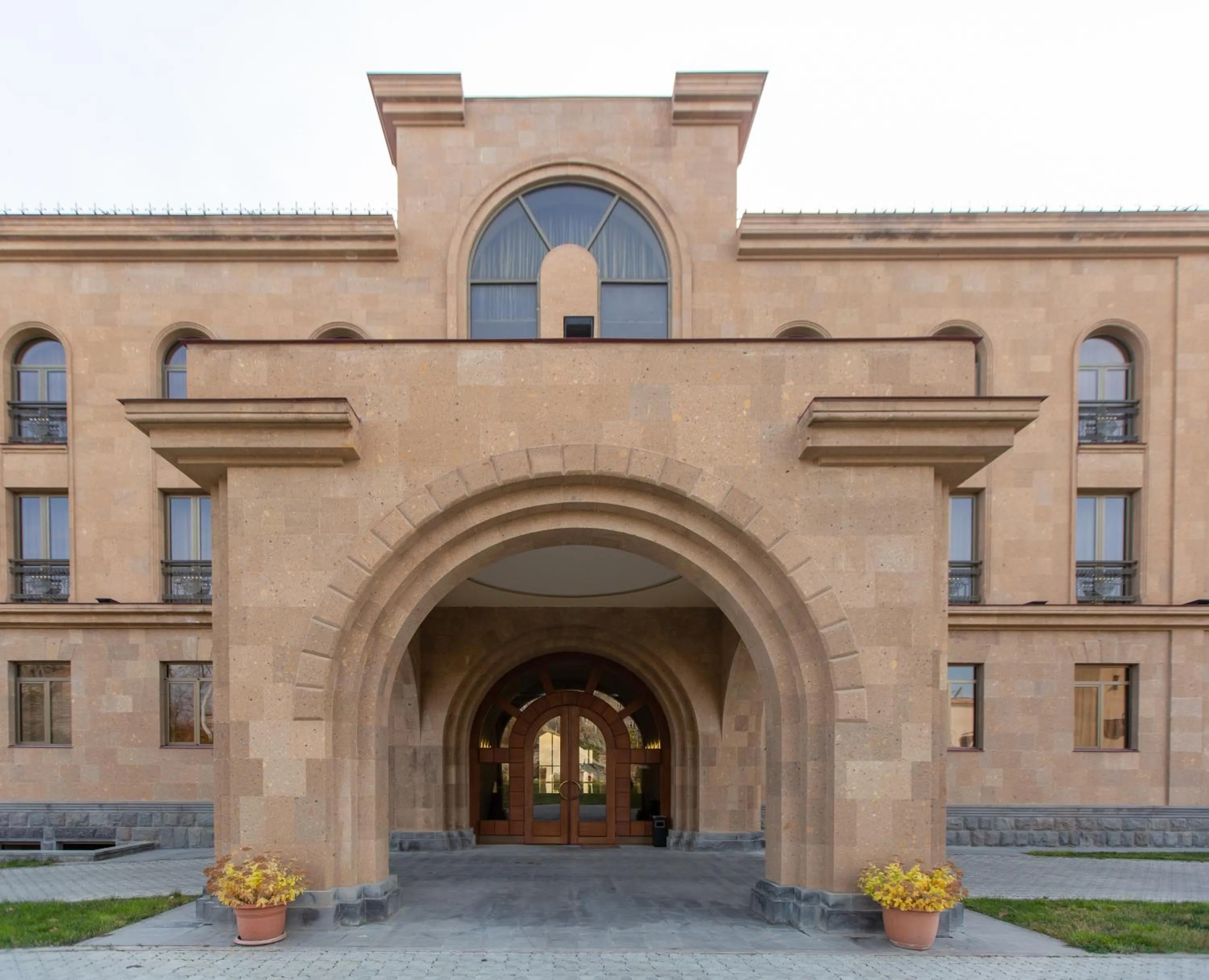 Facade/entrance in Latar Hotel Yerevan
