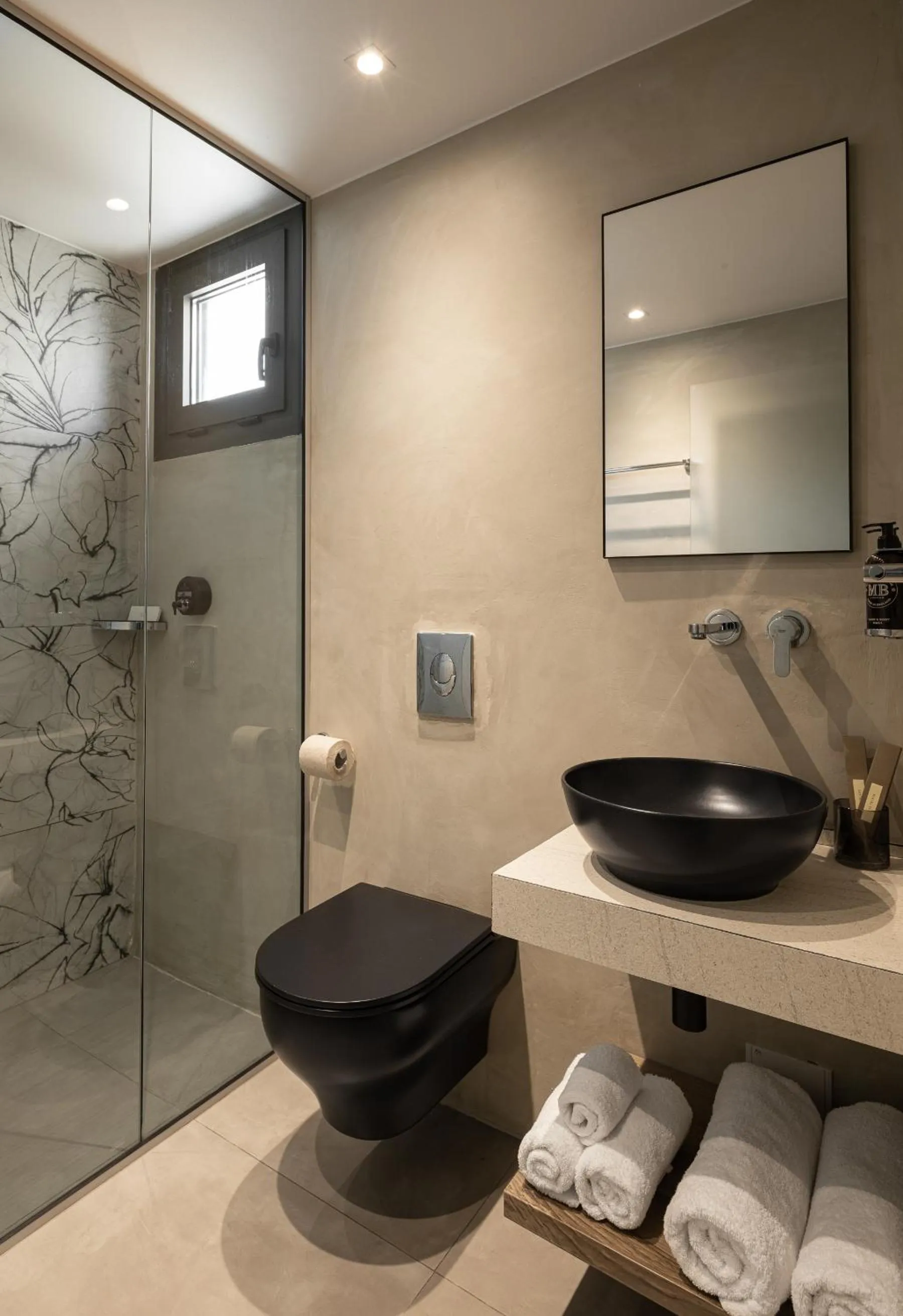 Shower in Akrotiri Olympus Luxury Suites - Adults Only