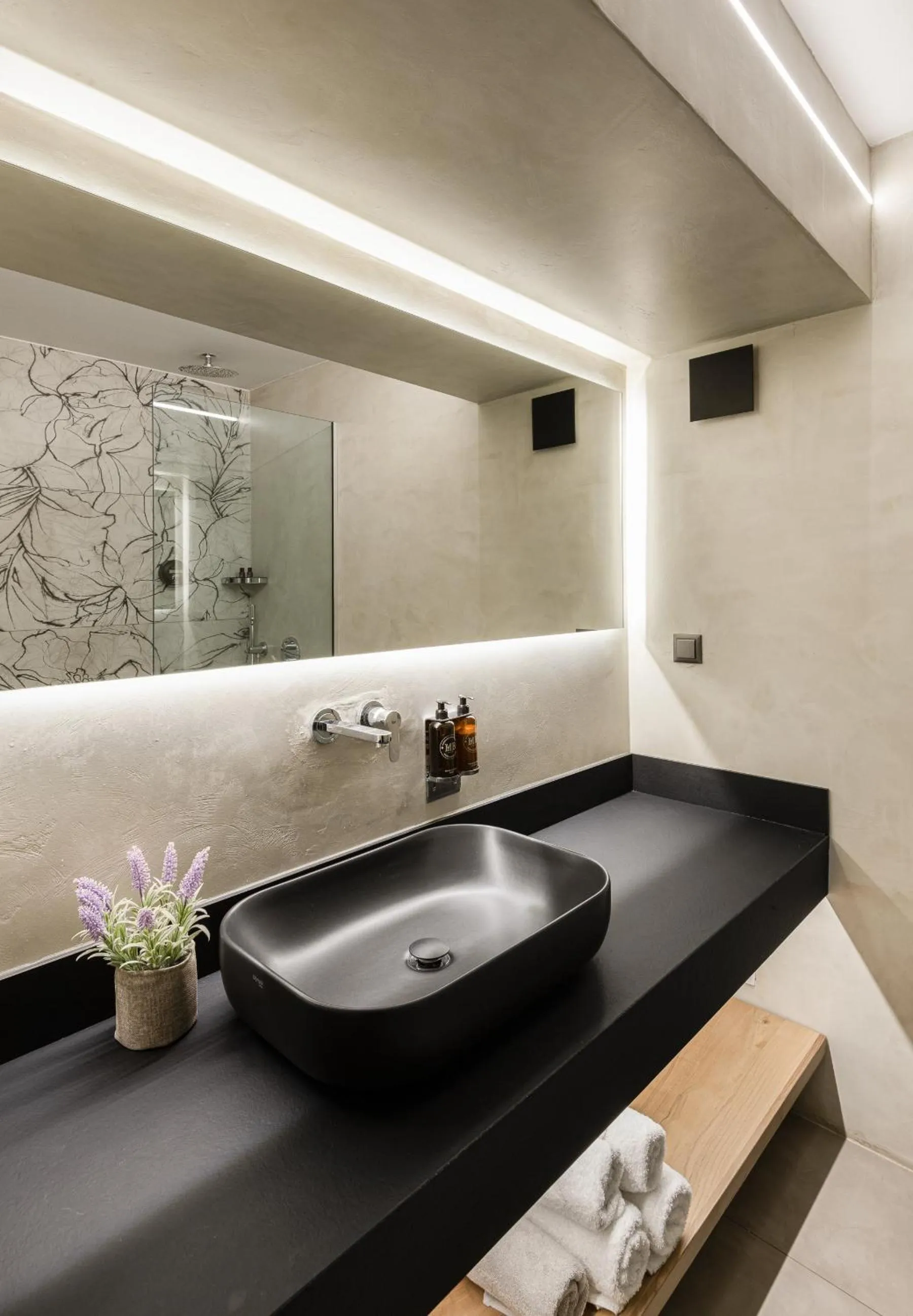 Toilet in Akrotiri Olympus Luxury Suites - Adults Only