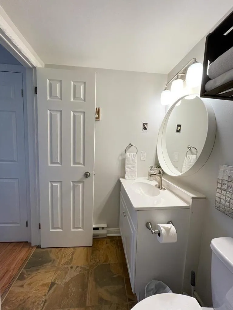 Modern Mountainside Ski In/Ski Out Studio at Blue