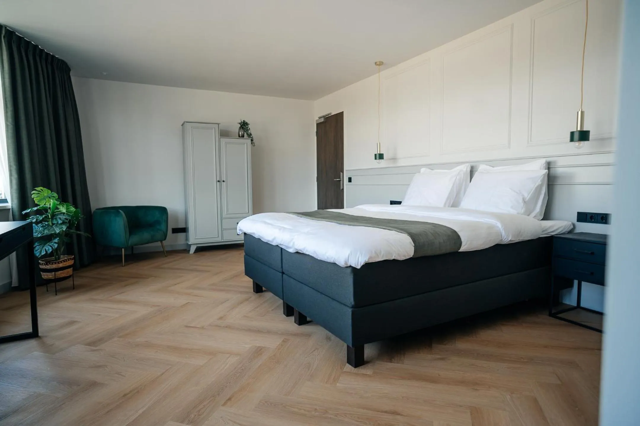 Photo of the whole room, Bed in MyHotel Steenwijk - Giethoorn