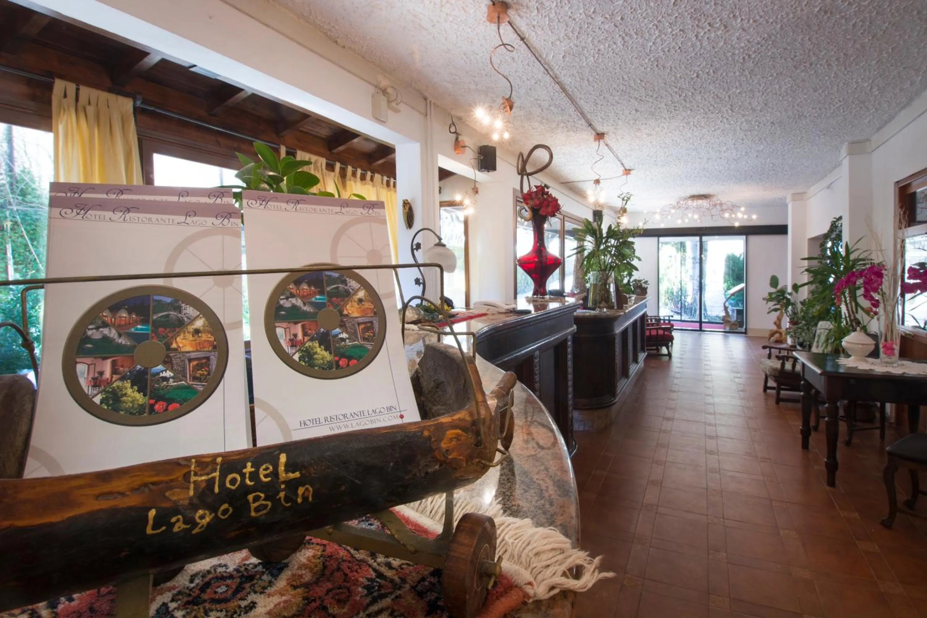 Decorative detail in Hotel Lago Bin