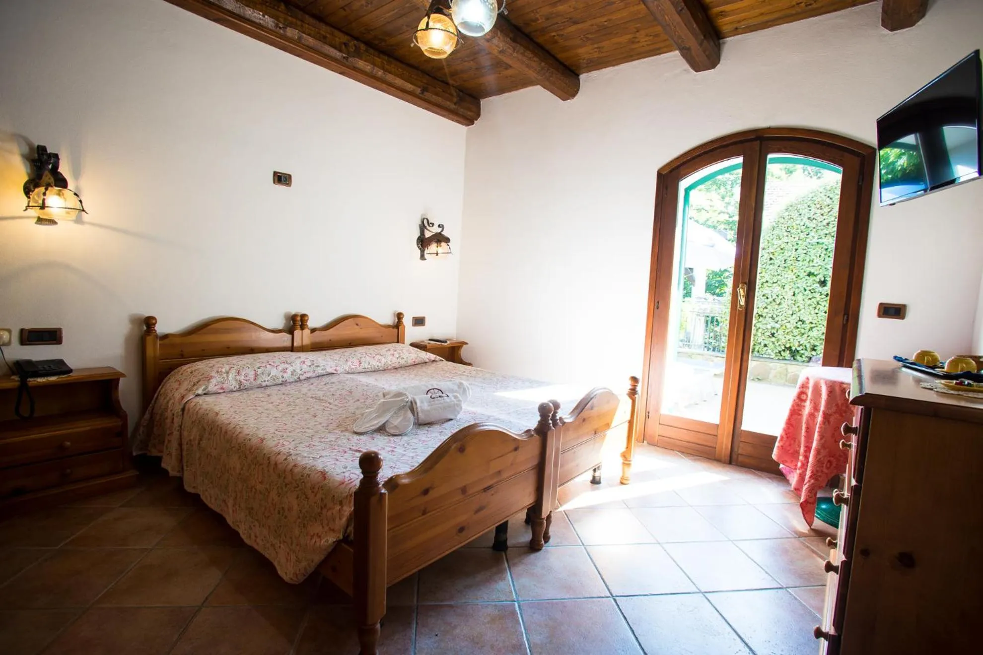 Photo of the whole room, Bed in Hotel Lago Bin