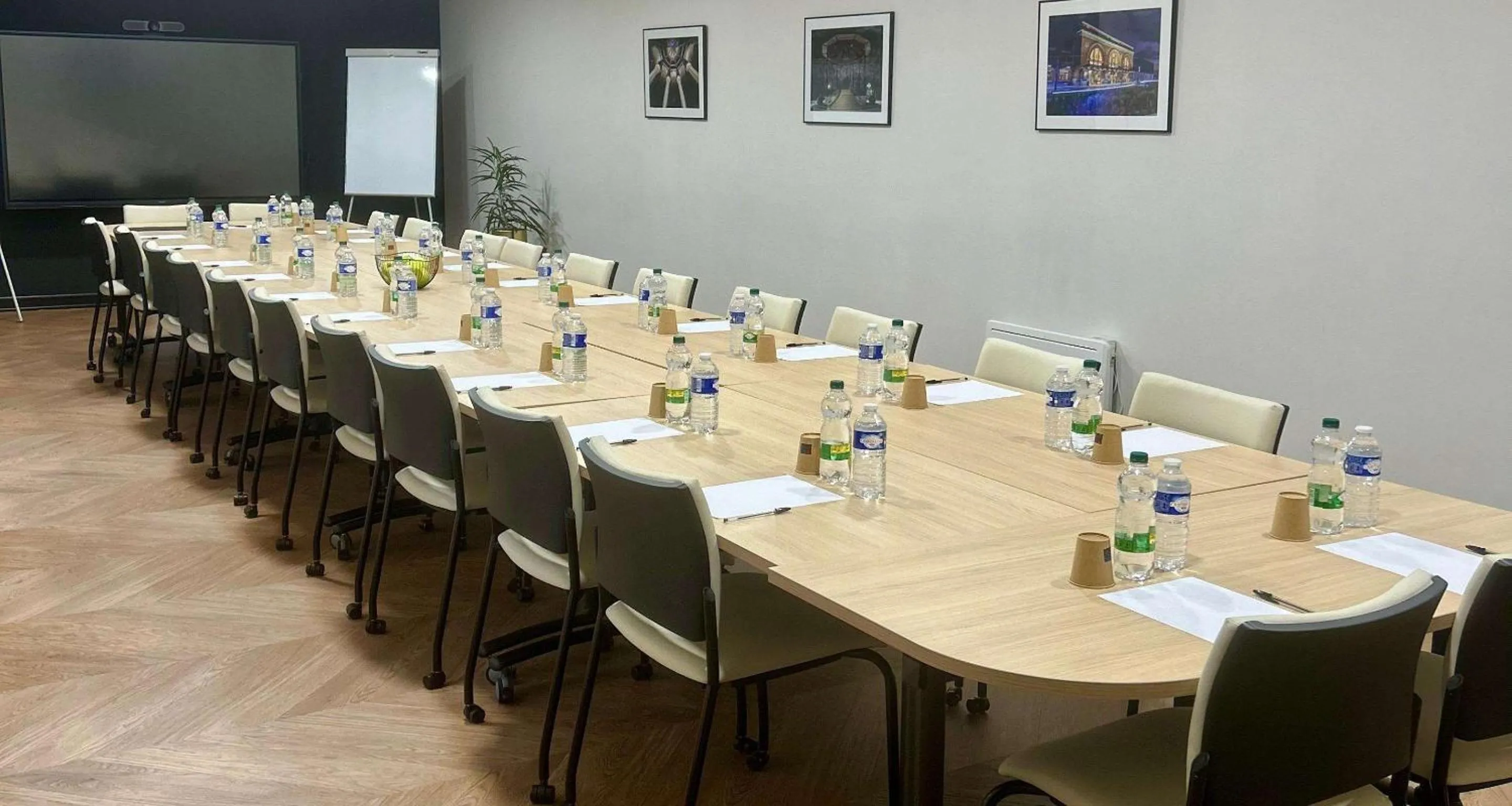 Business facilities in Best Western Plus Le Picardy