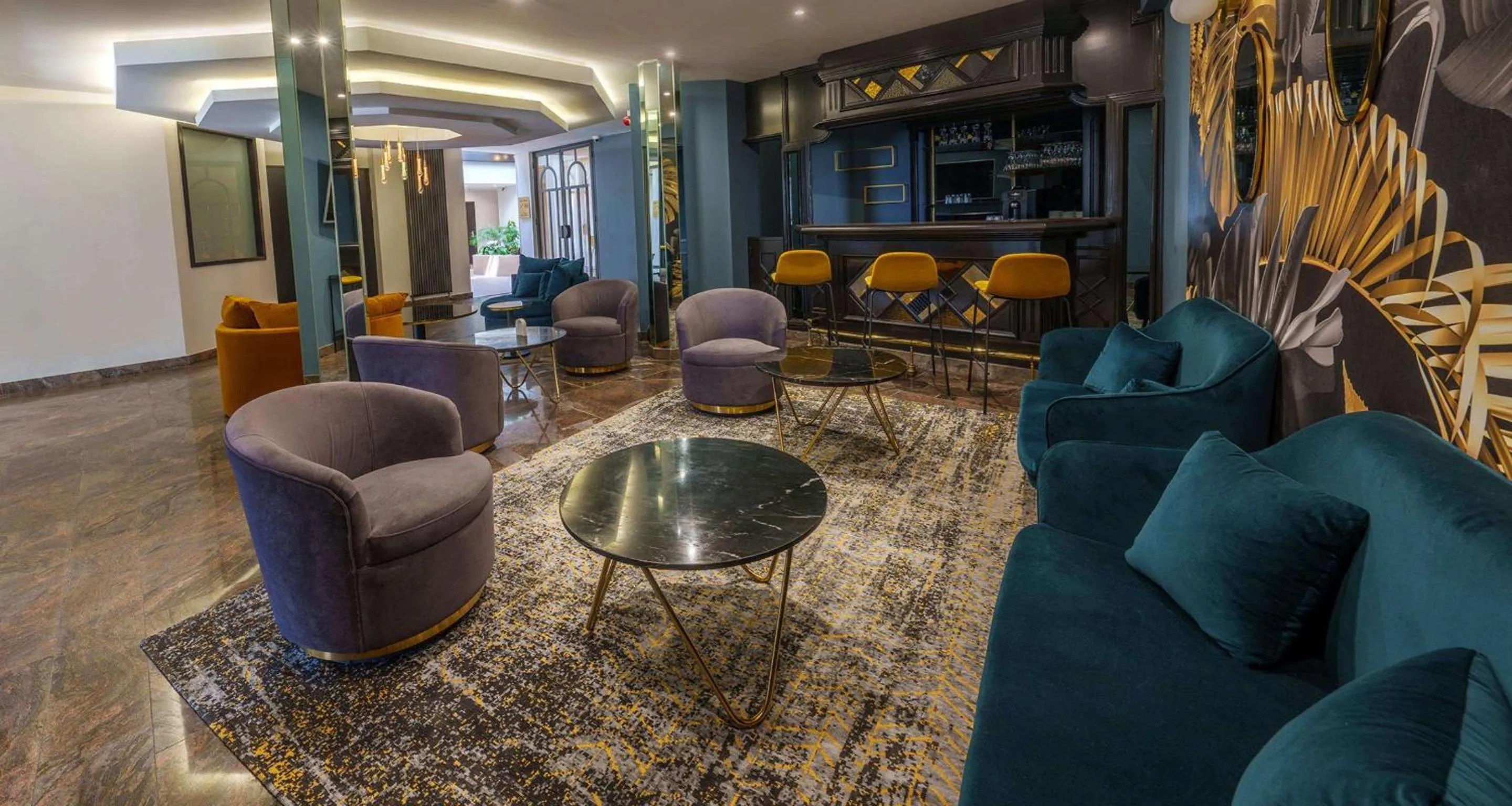 Lounge or bar in Best Western Plus Le Picardy