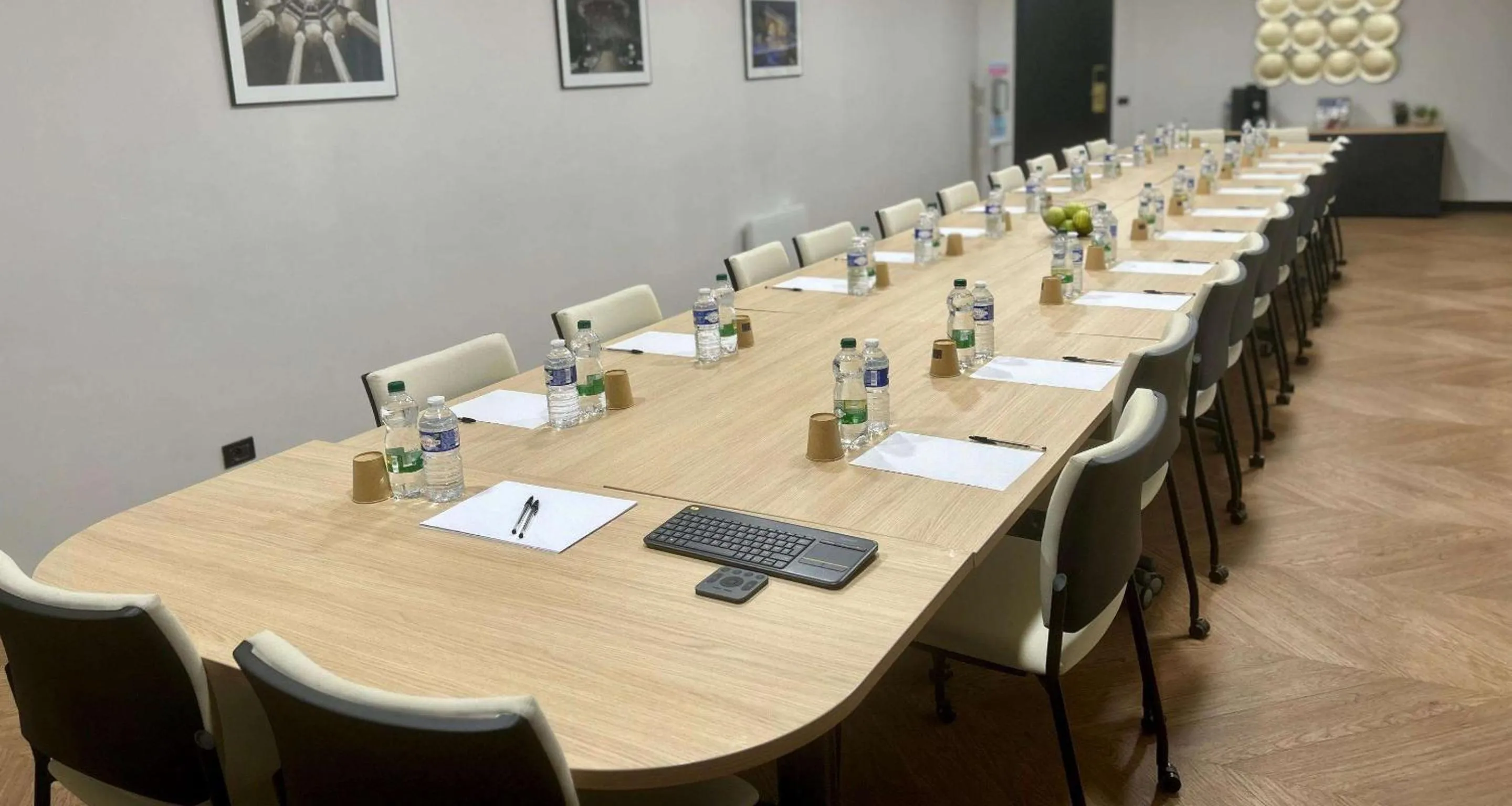 Business facilities in Best Western Plus Le Picardy